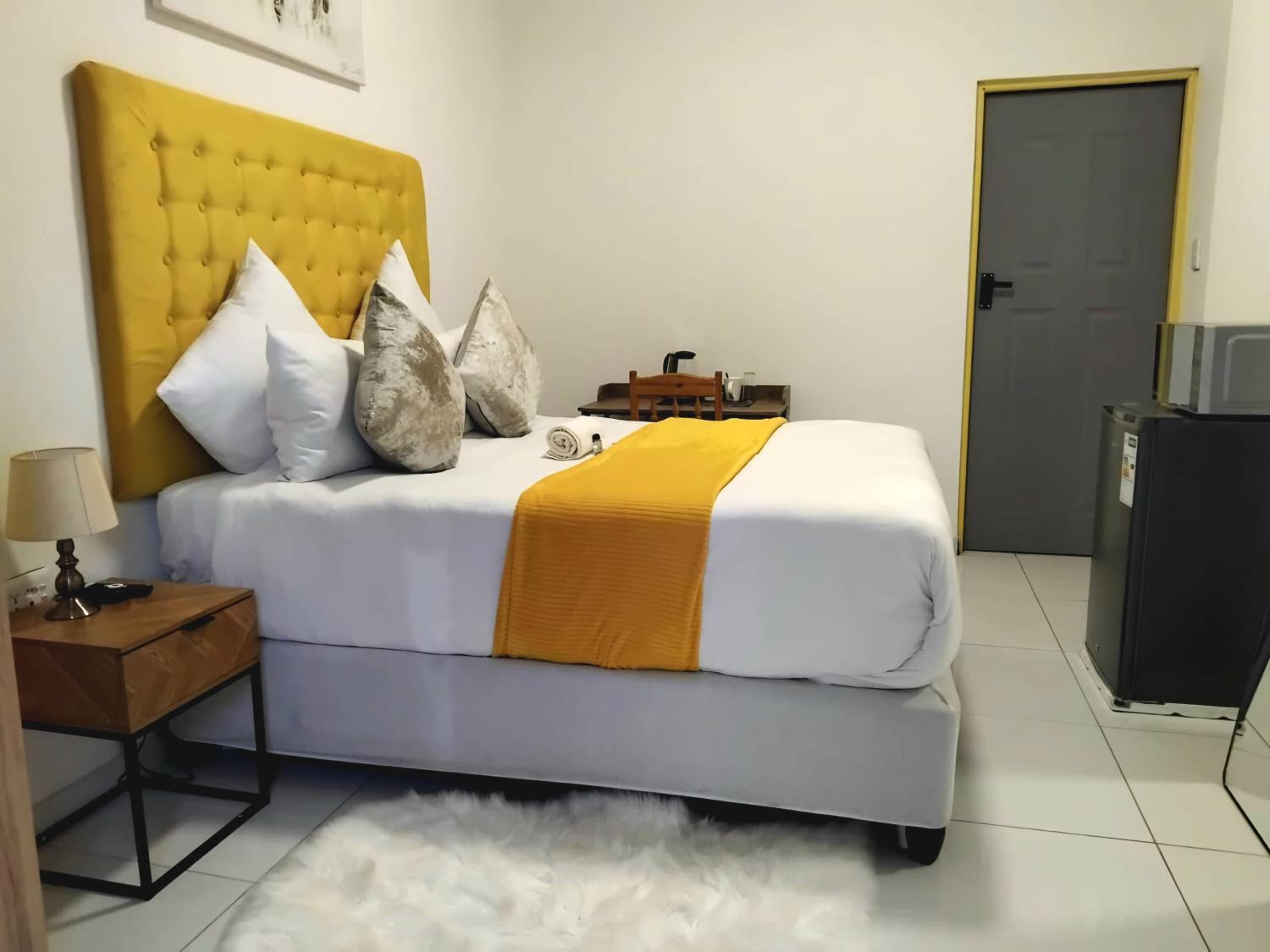 Budget Double Room photo 2