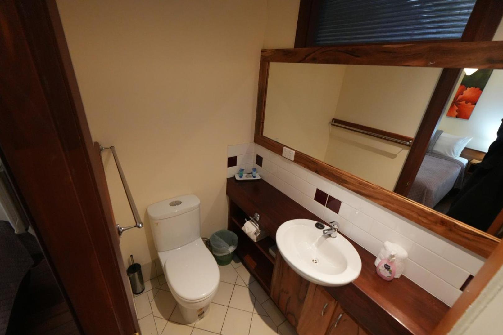Queen Room photo 3