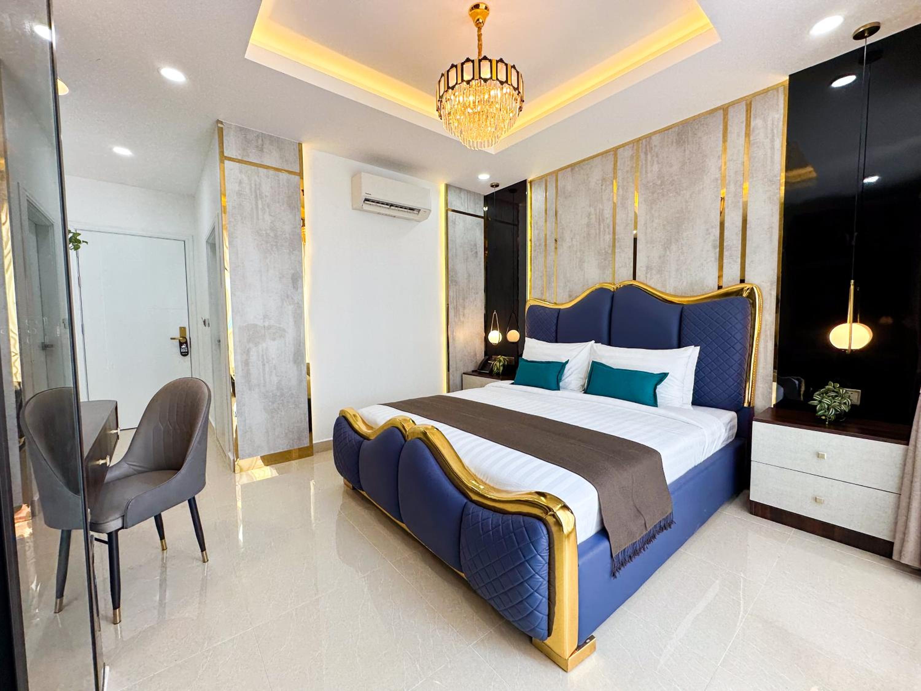 Superior King Room photo 2
