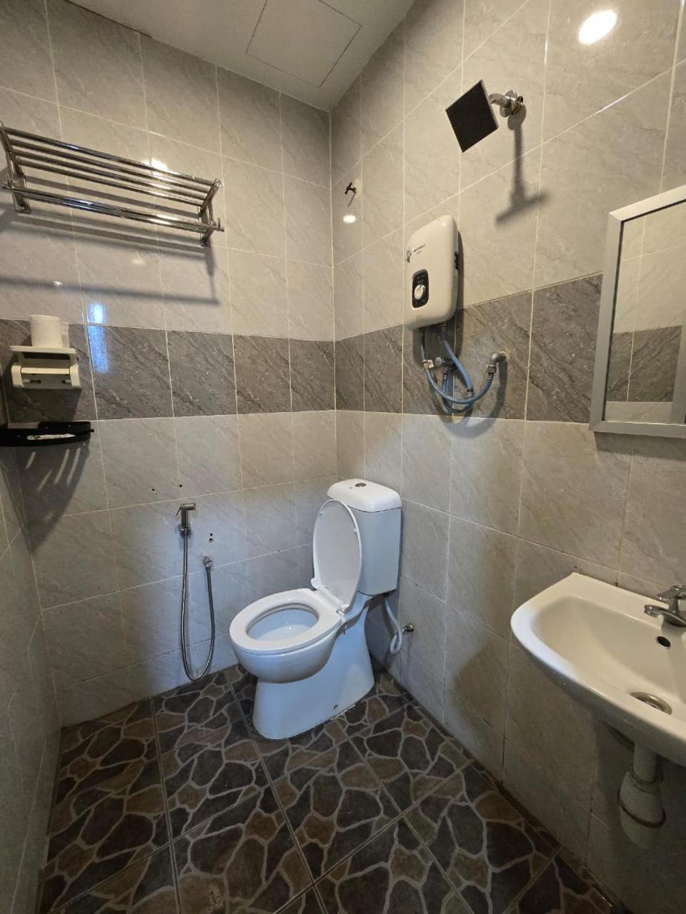 Deluxe Queen Room - Photo 3
