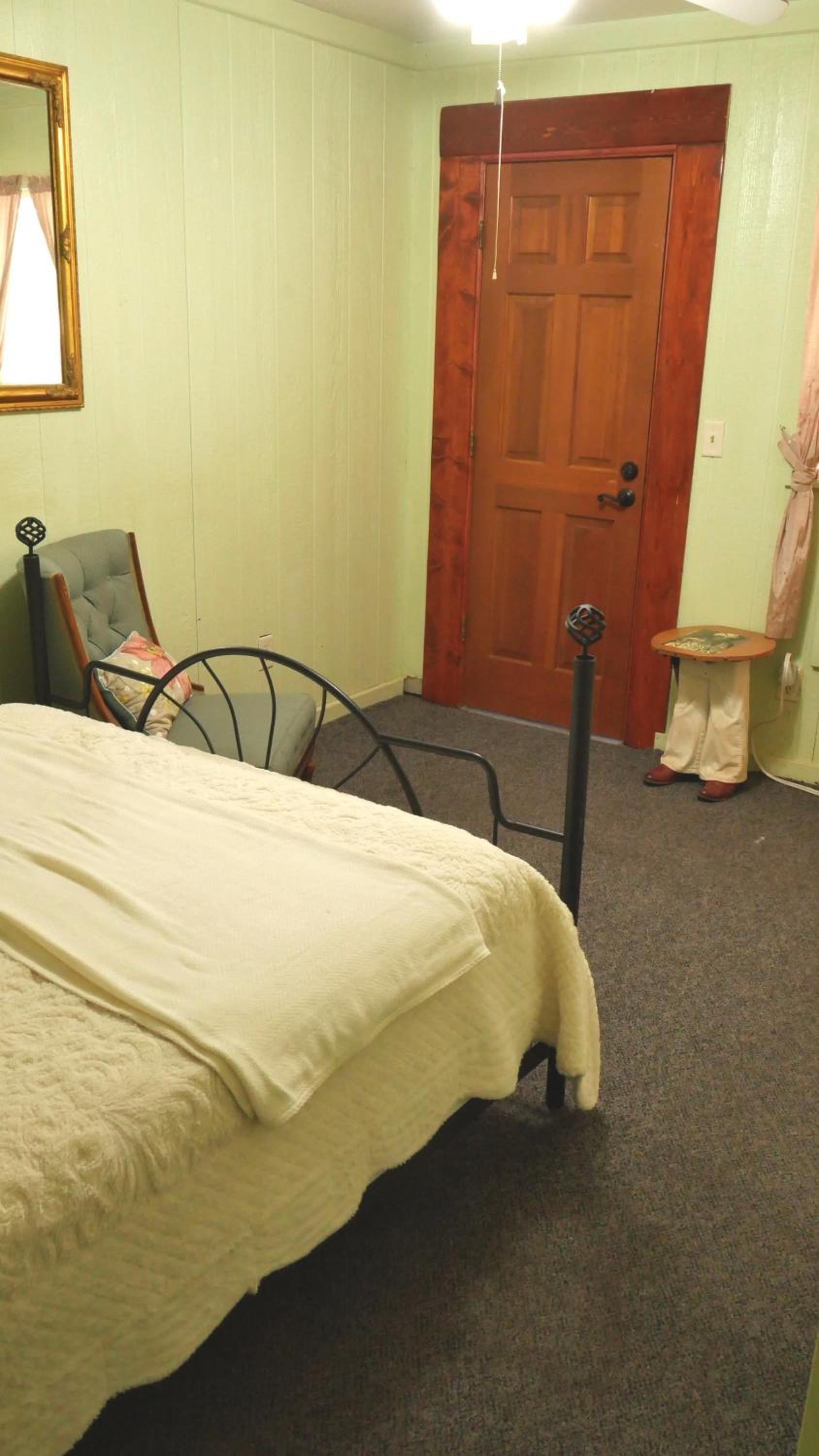 Deluxe King Suite photo 3