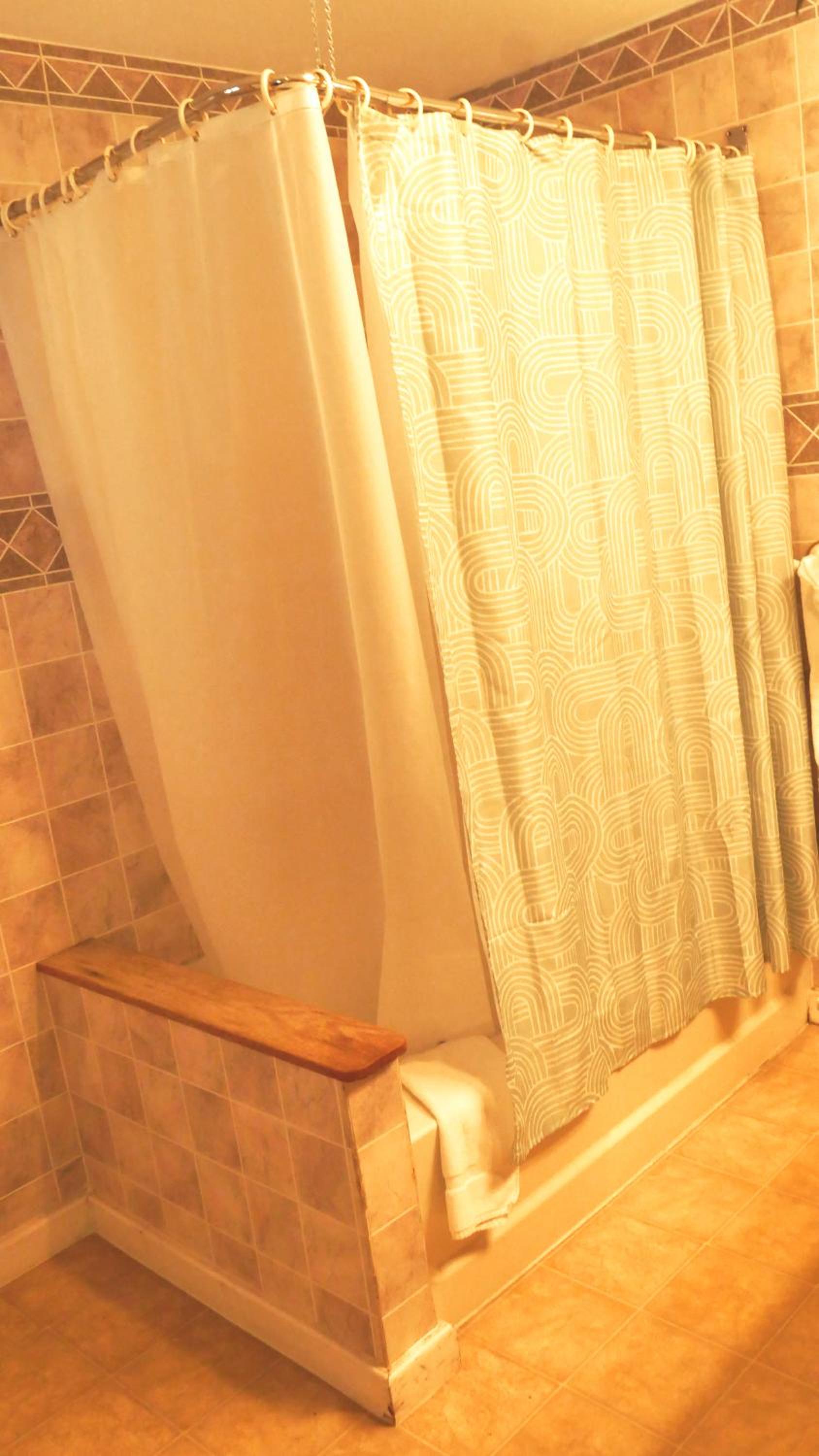 Deluxe King Suite photo 2