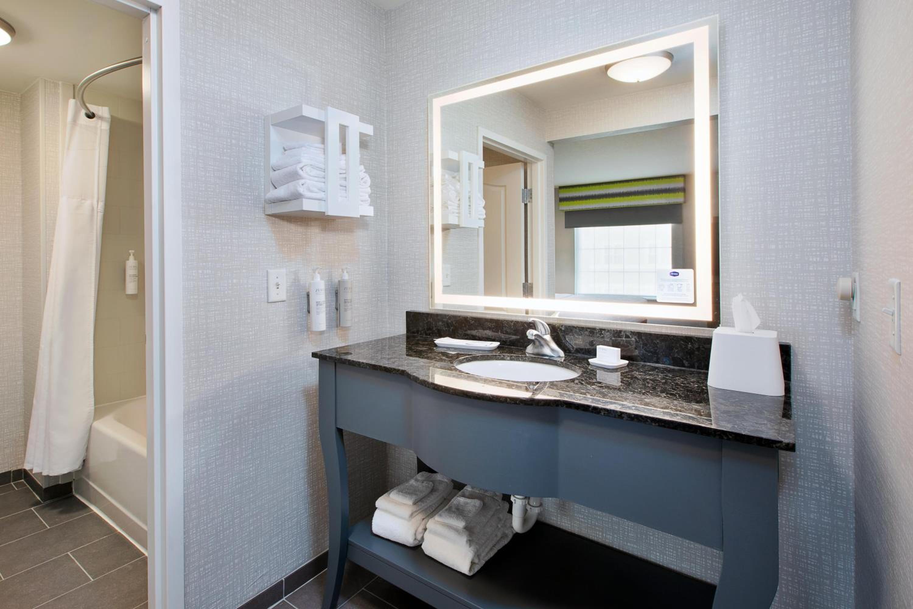 King Room - Hearing Accessible - Photo 1
