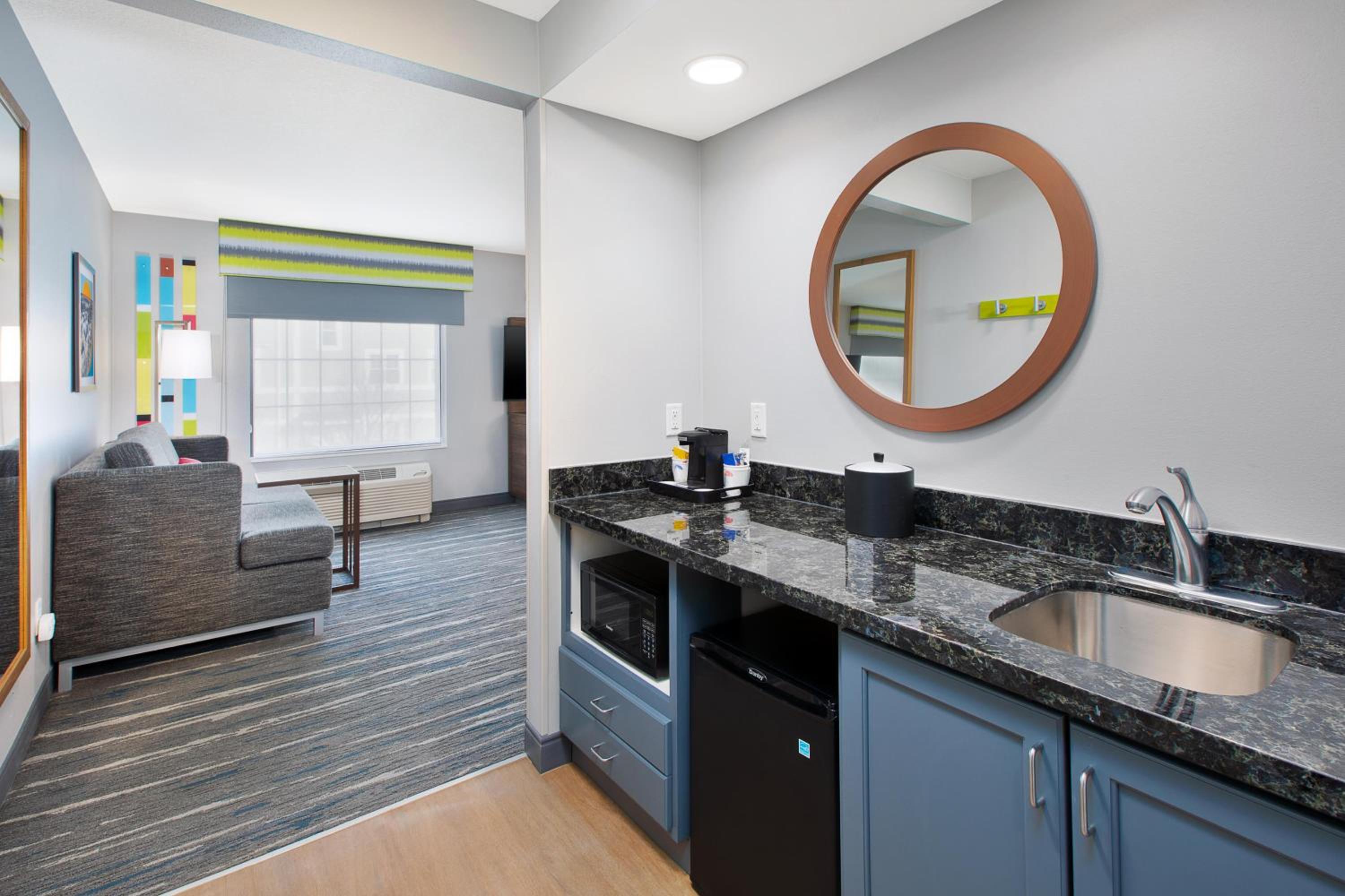 King Room - Hearing Accessible - Photo 4