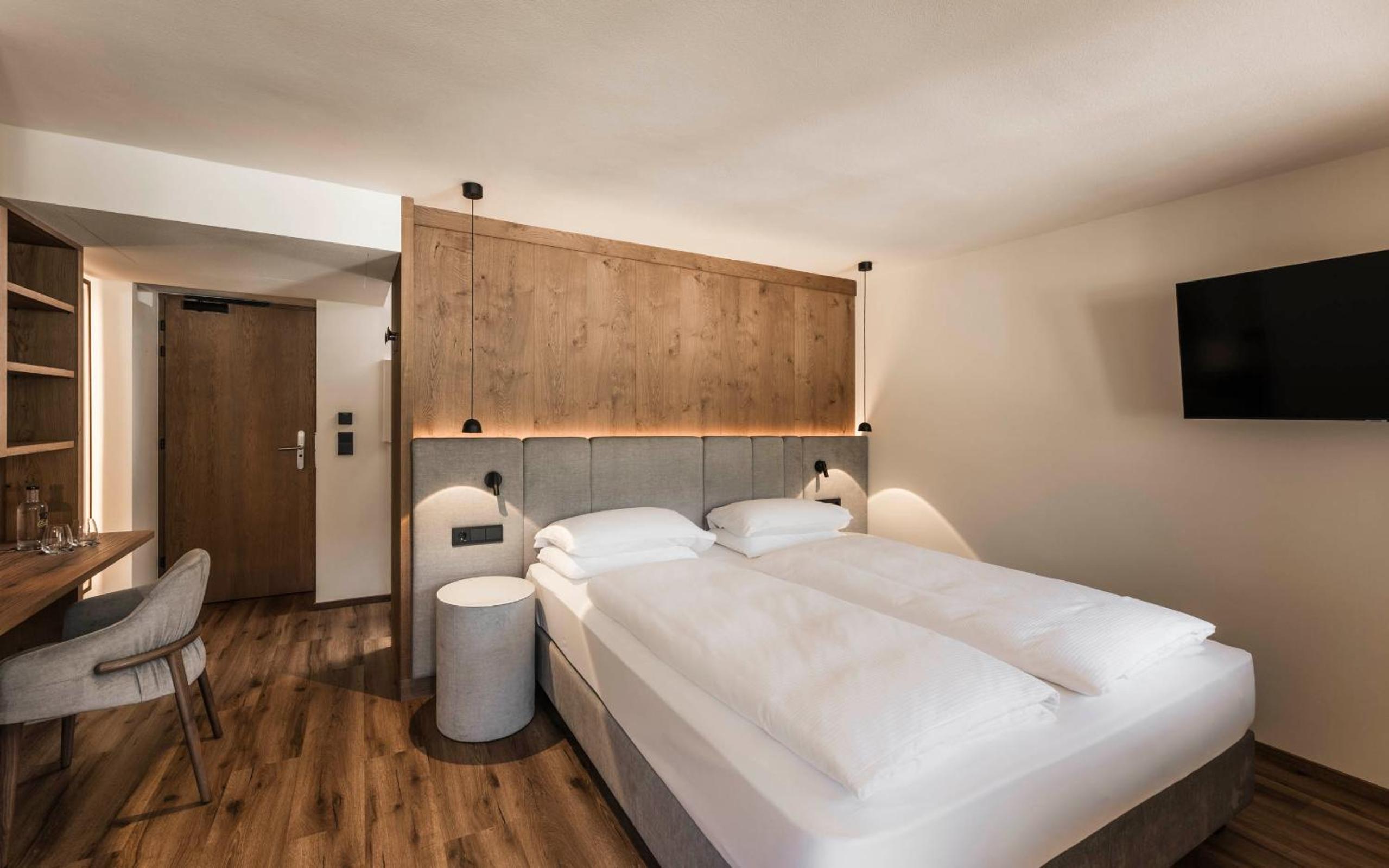 Deluxe Double or Twin Room with Balcony