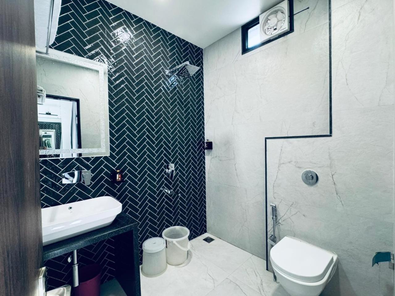 Suite with Balcony photo 1