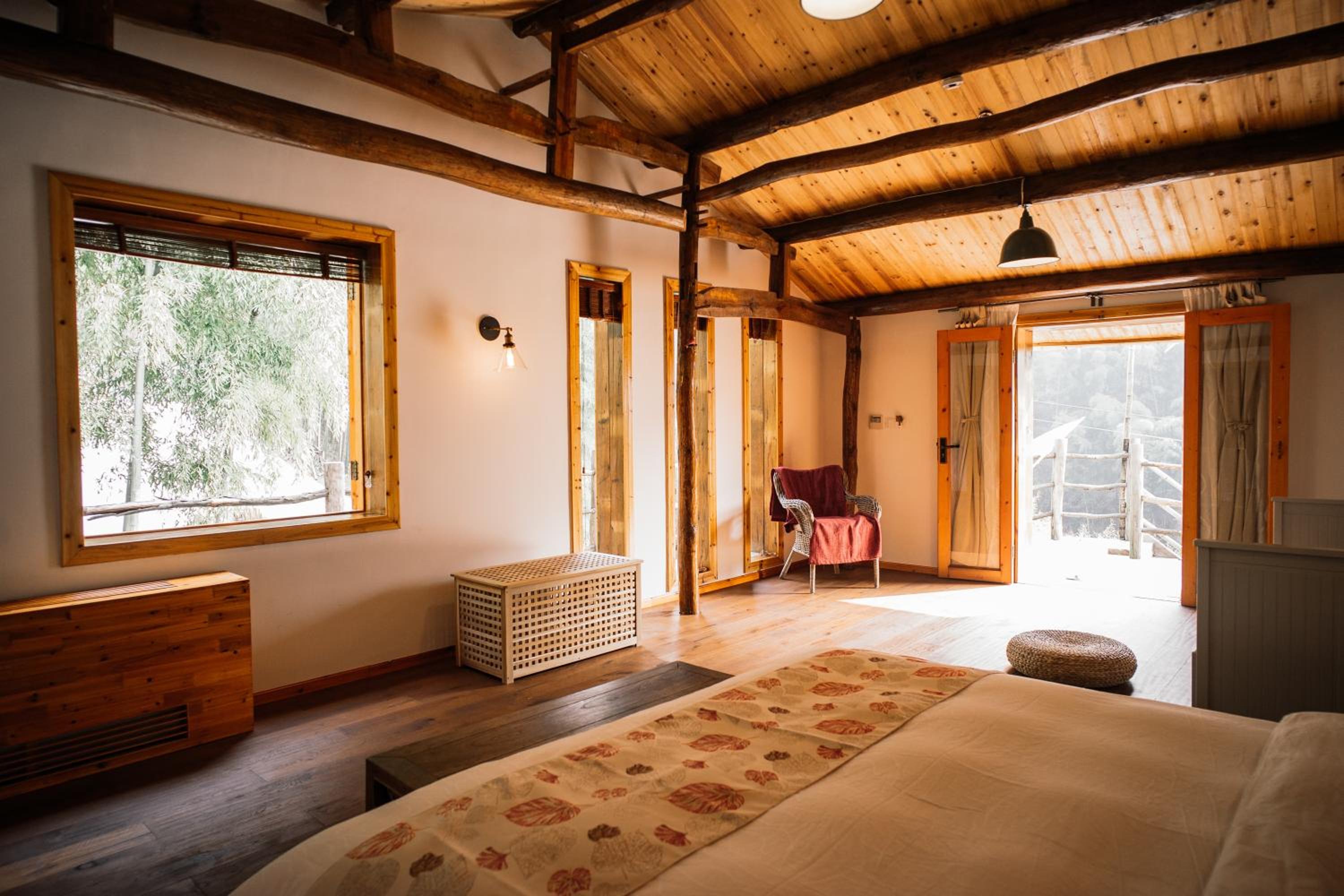 Super Mountain View Room