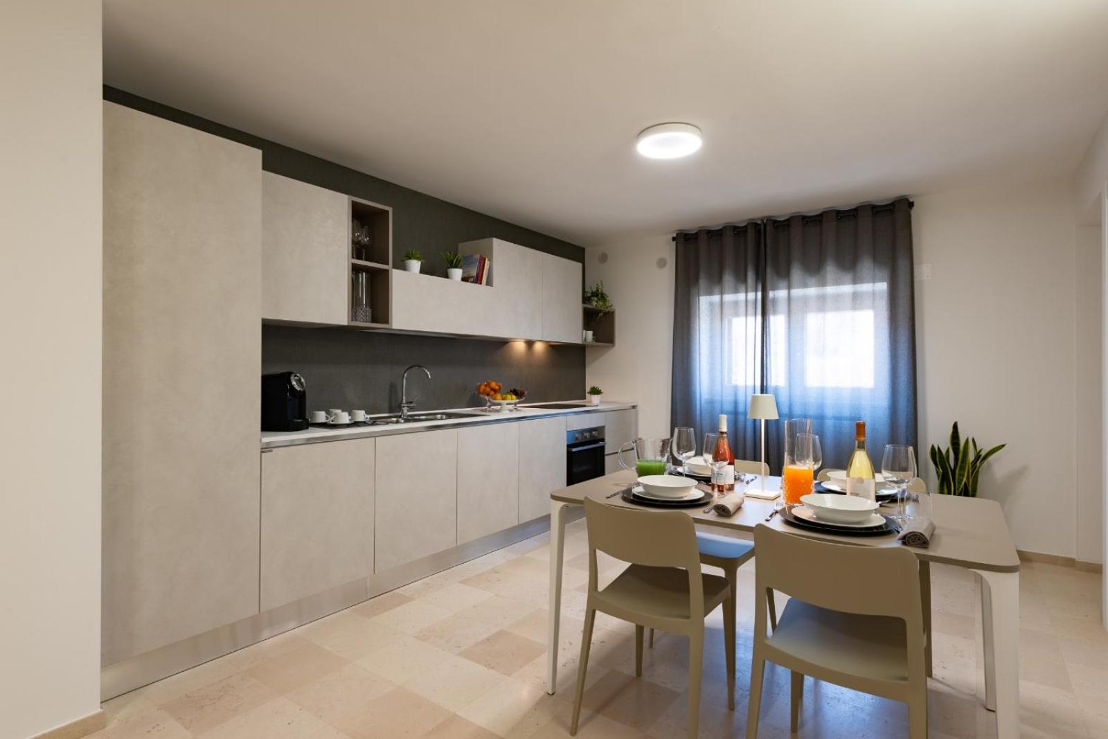 Two-Bedroom Deluxe Apartment photo 2