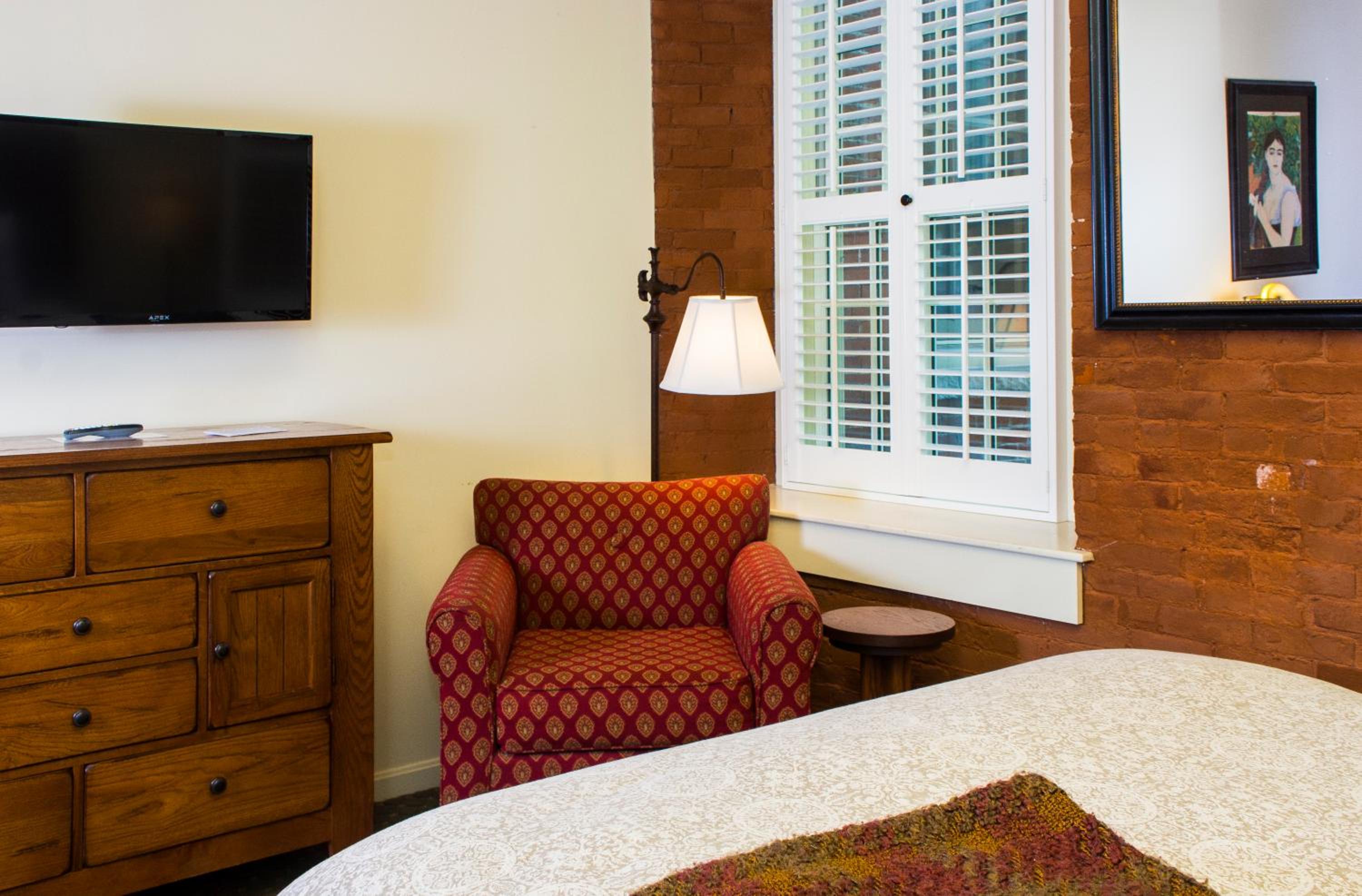Standard Queen Room photo 1