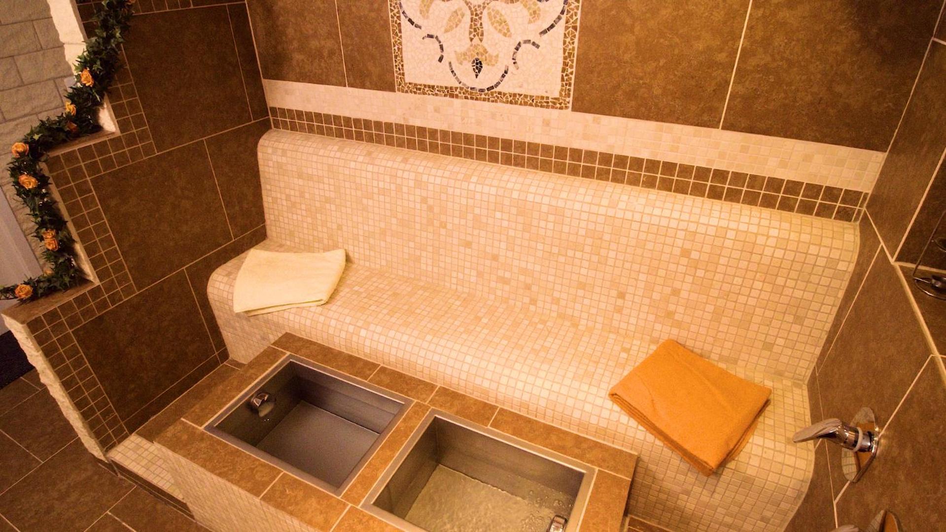 Classic Double Room with Balcony photo 3