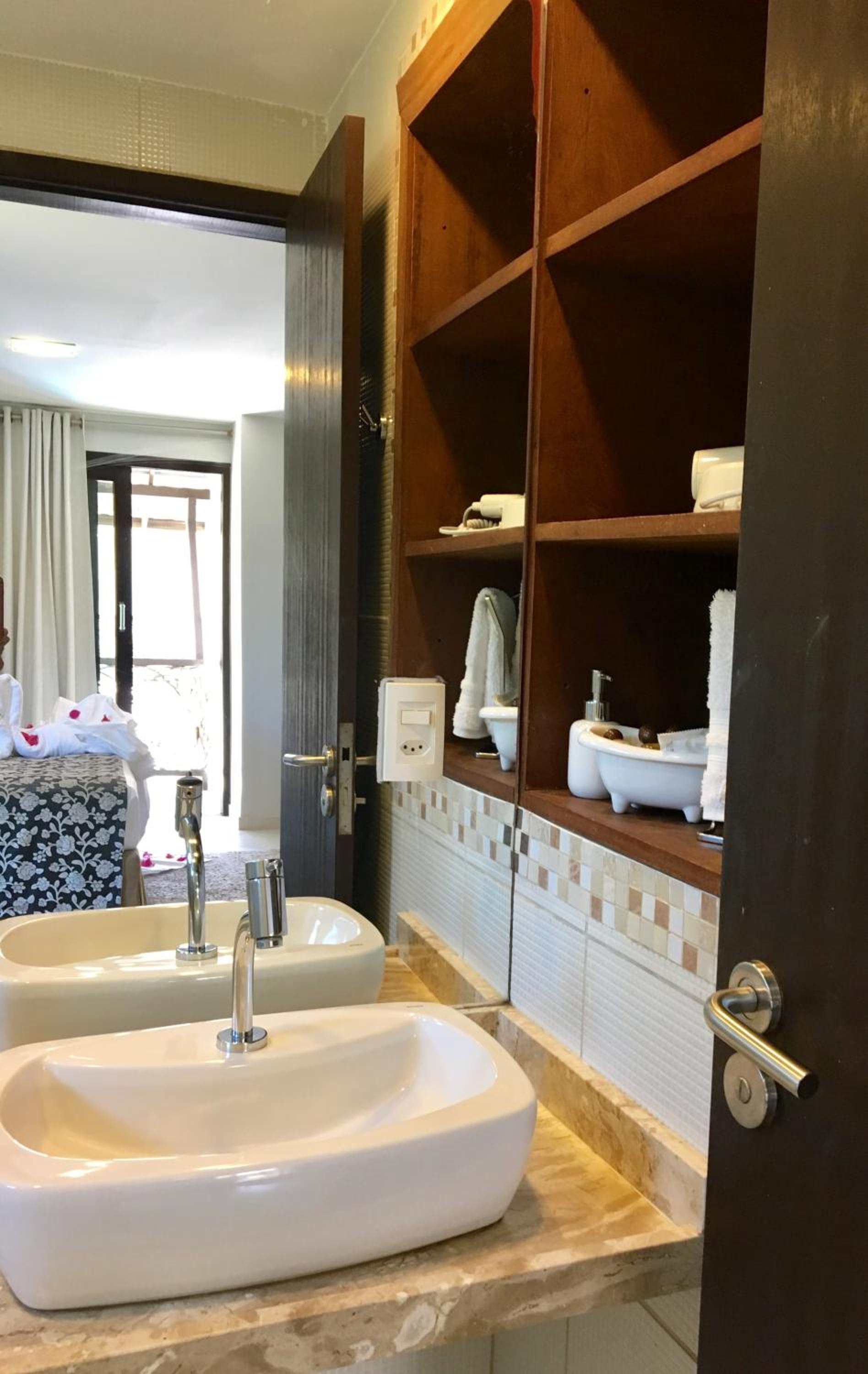 Deluxe Double Room with Balcony photo 3