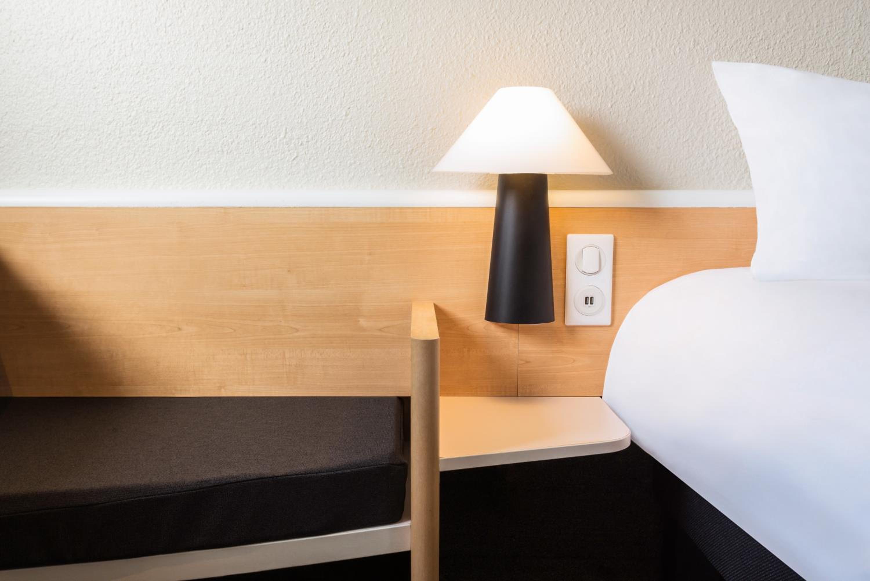 Standard Double Room with Double Bed - Photo 3