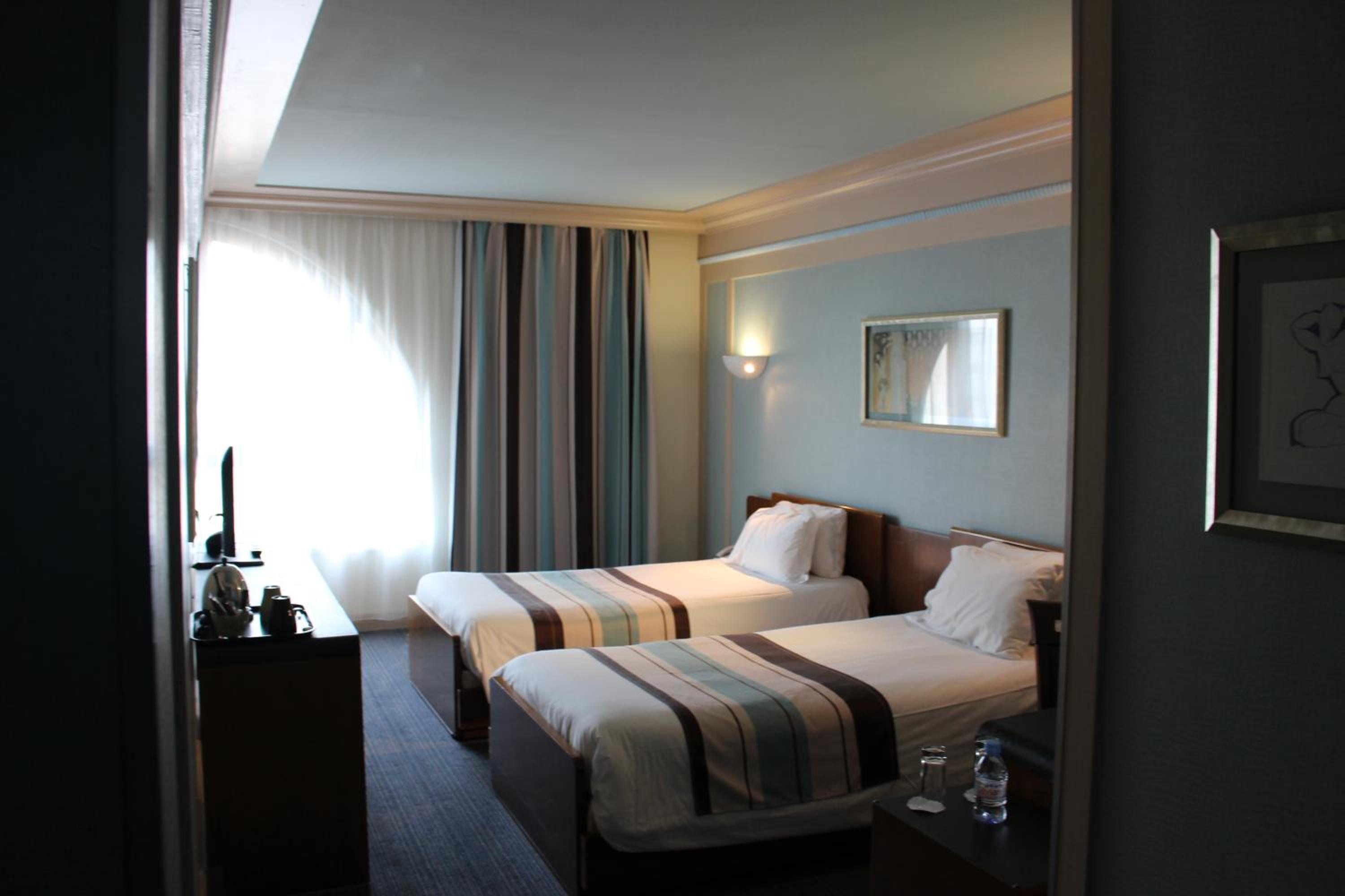 Twin Room - Photo 1