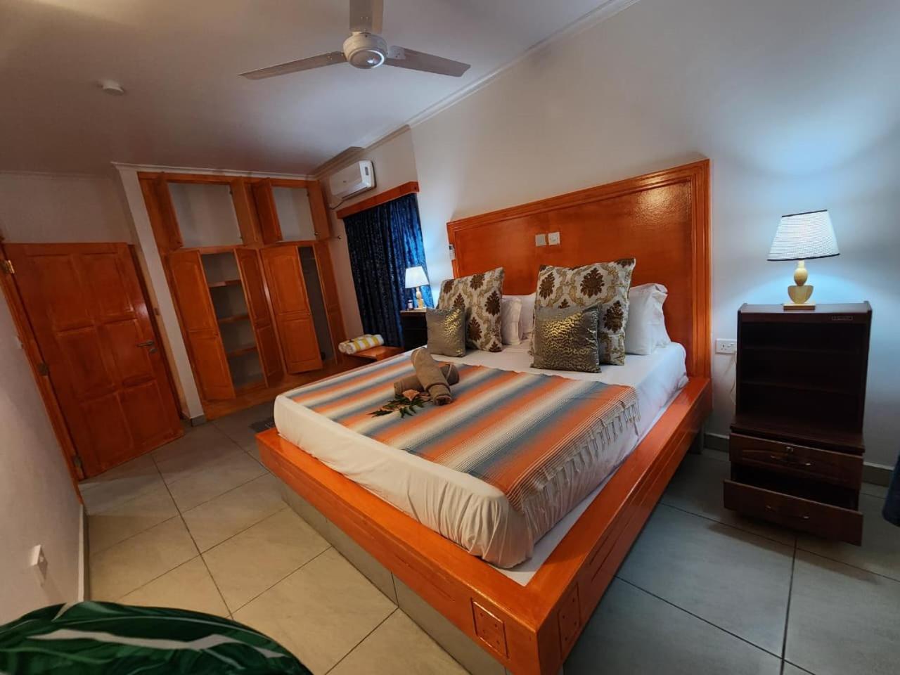 Villa with Sea View photo 3