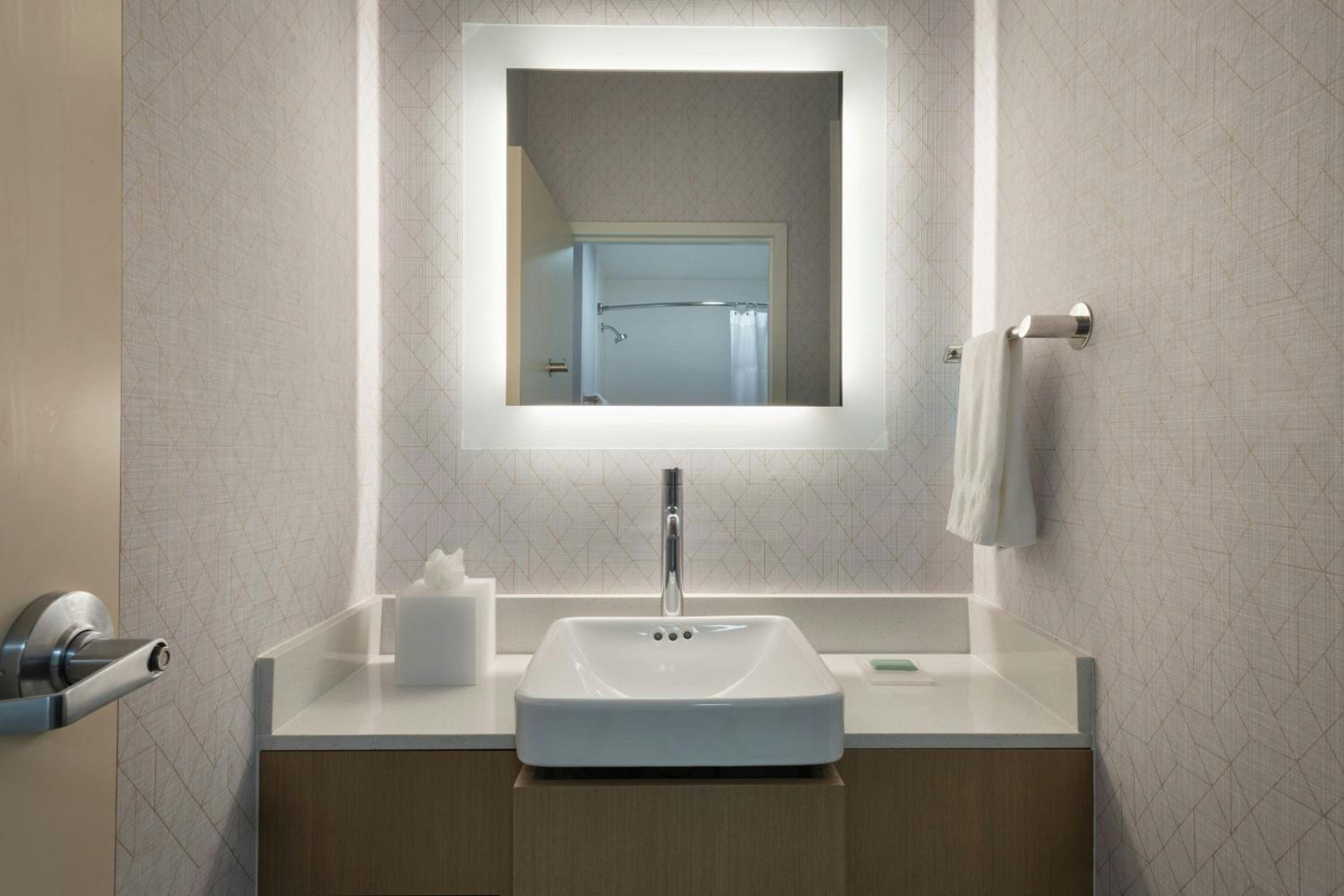 Queen Suite with Sofa Bed - Hearing Accessible