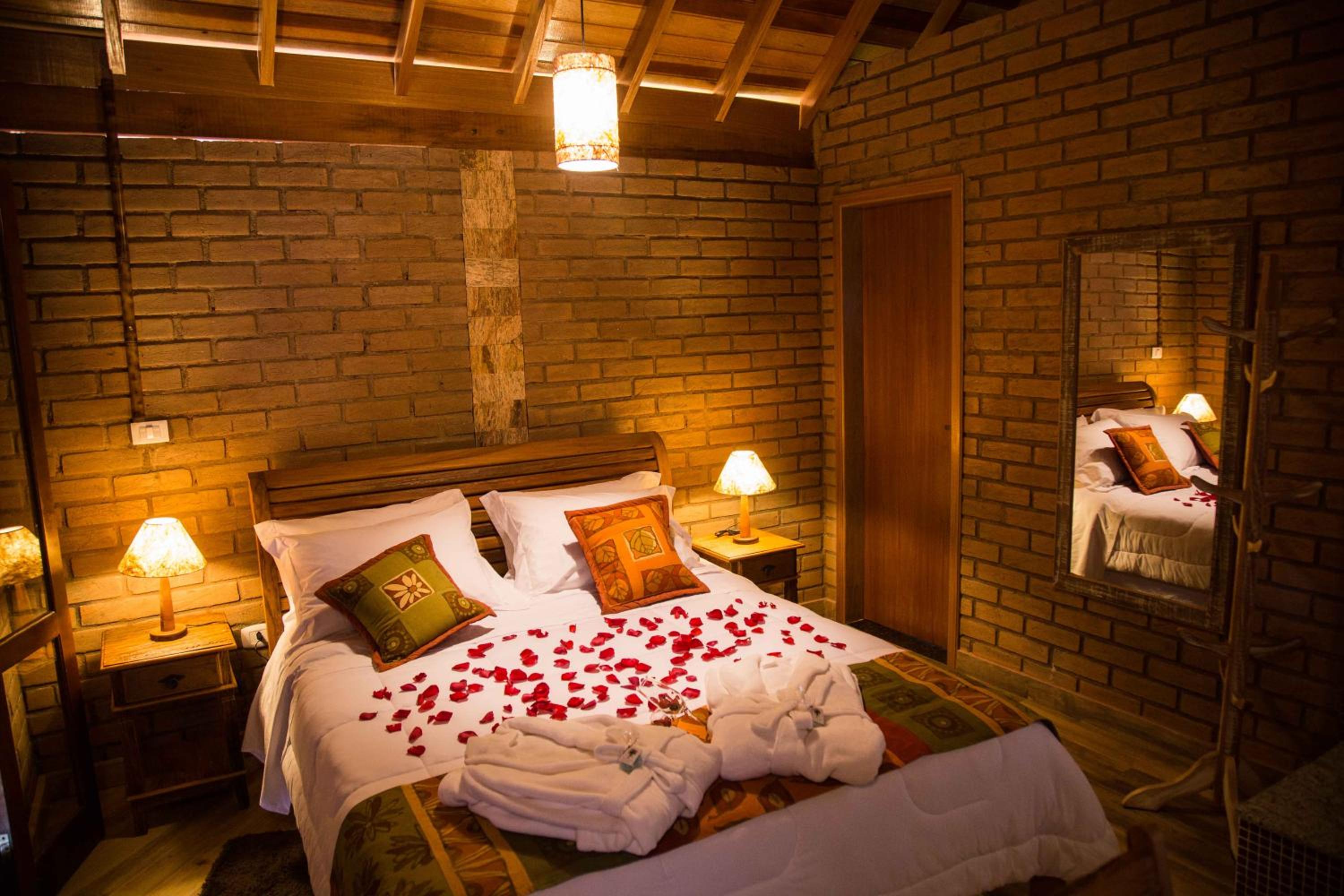 Chalet with Spa Bath (2 Adults) photo 3