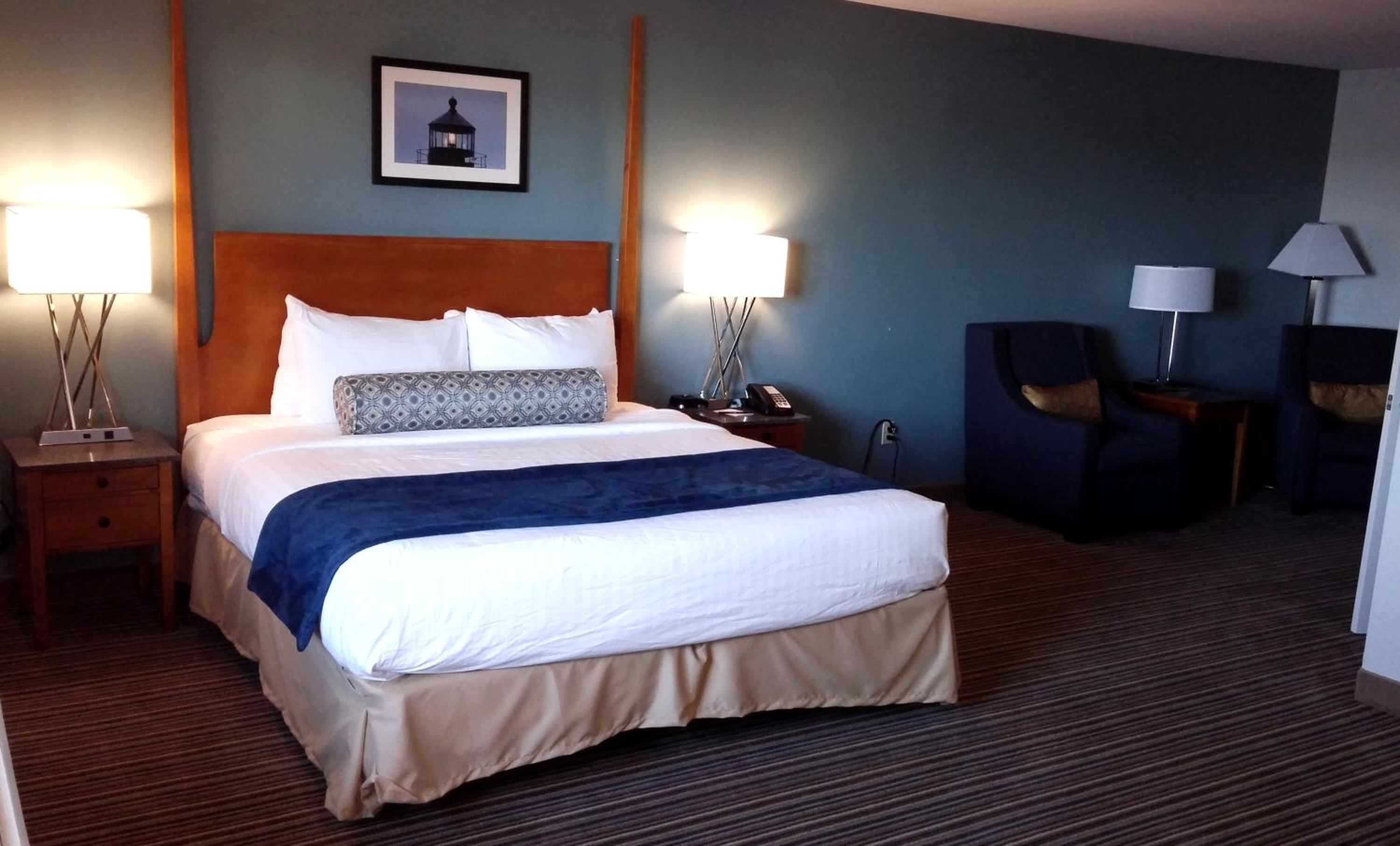 Basic King Room – Accessible photo 2