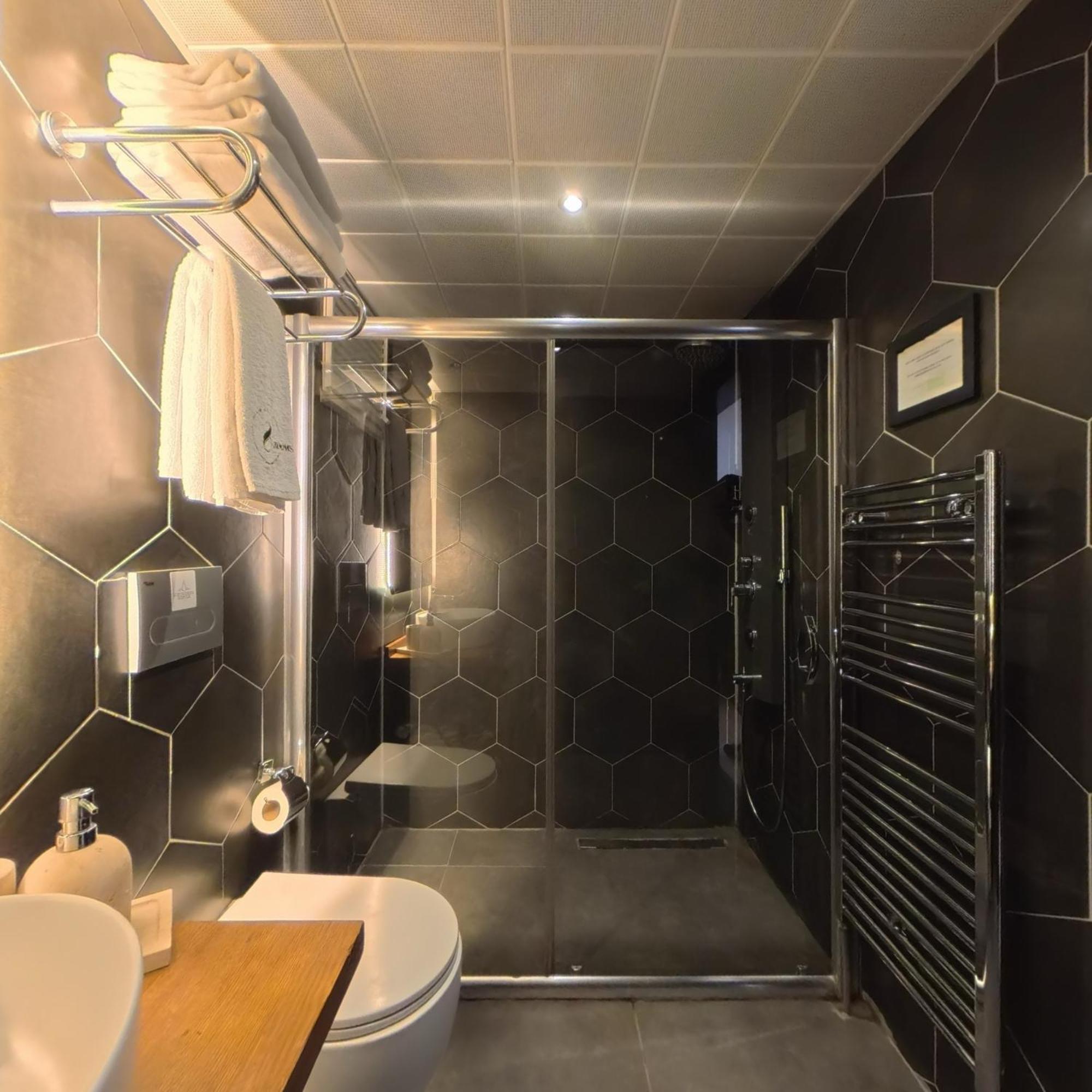 Deluxe Triple Room with Sea View photo 3