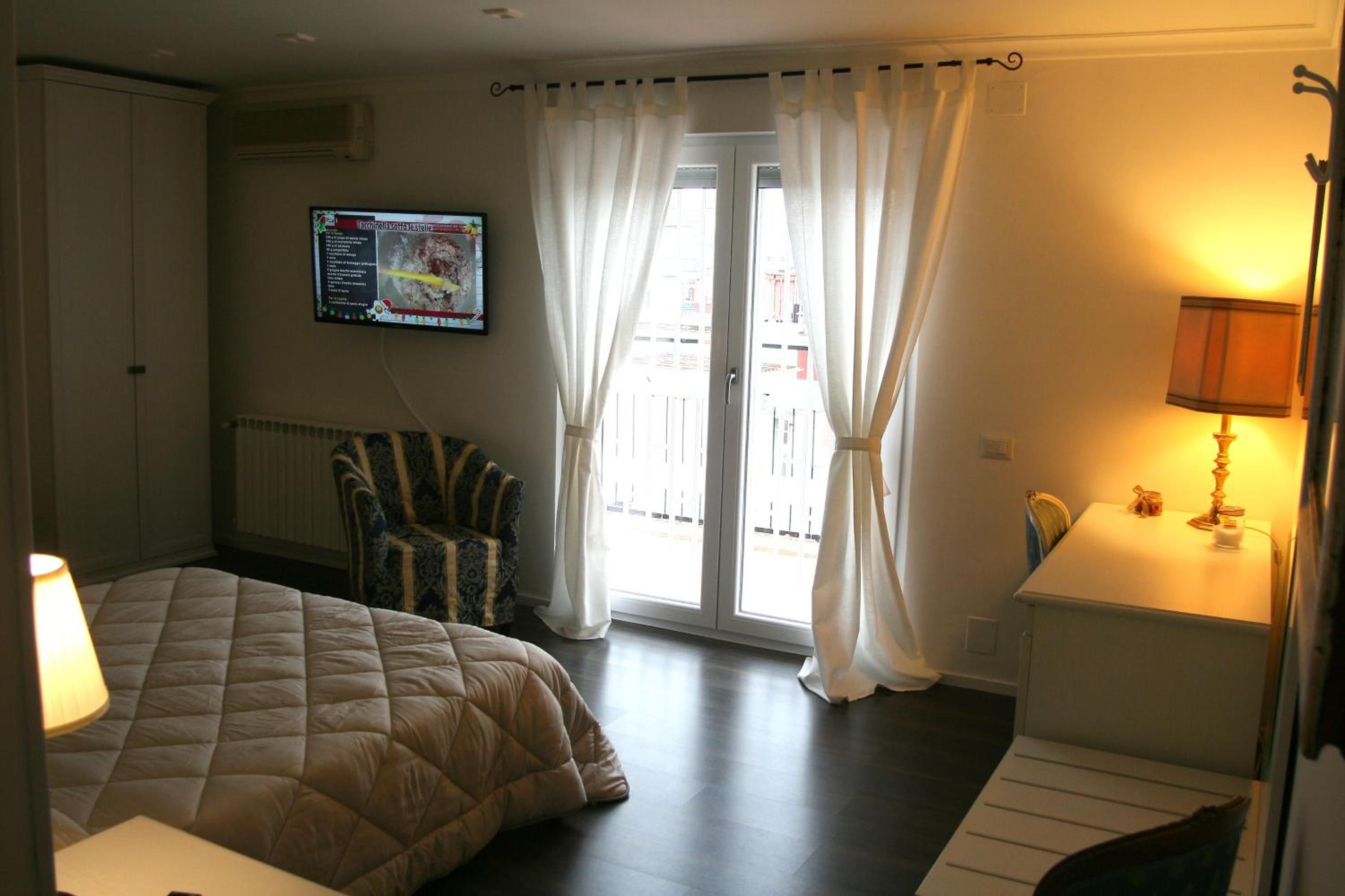 Double Room with Extra Bed - Photo 7