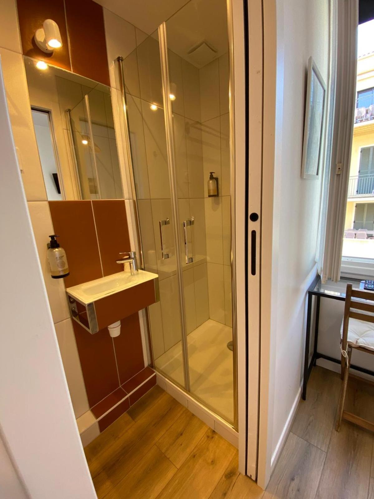 Economy Double Room - Second Floor photo 2