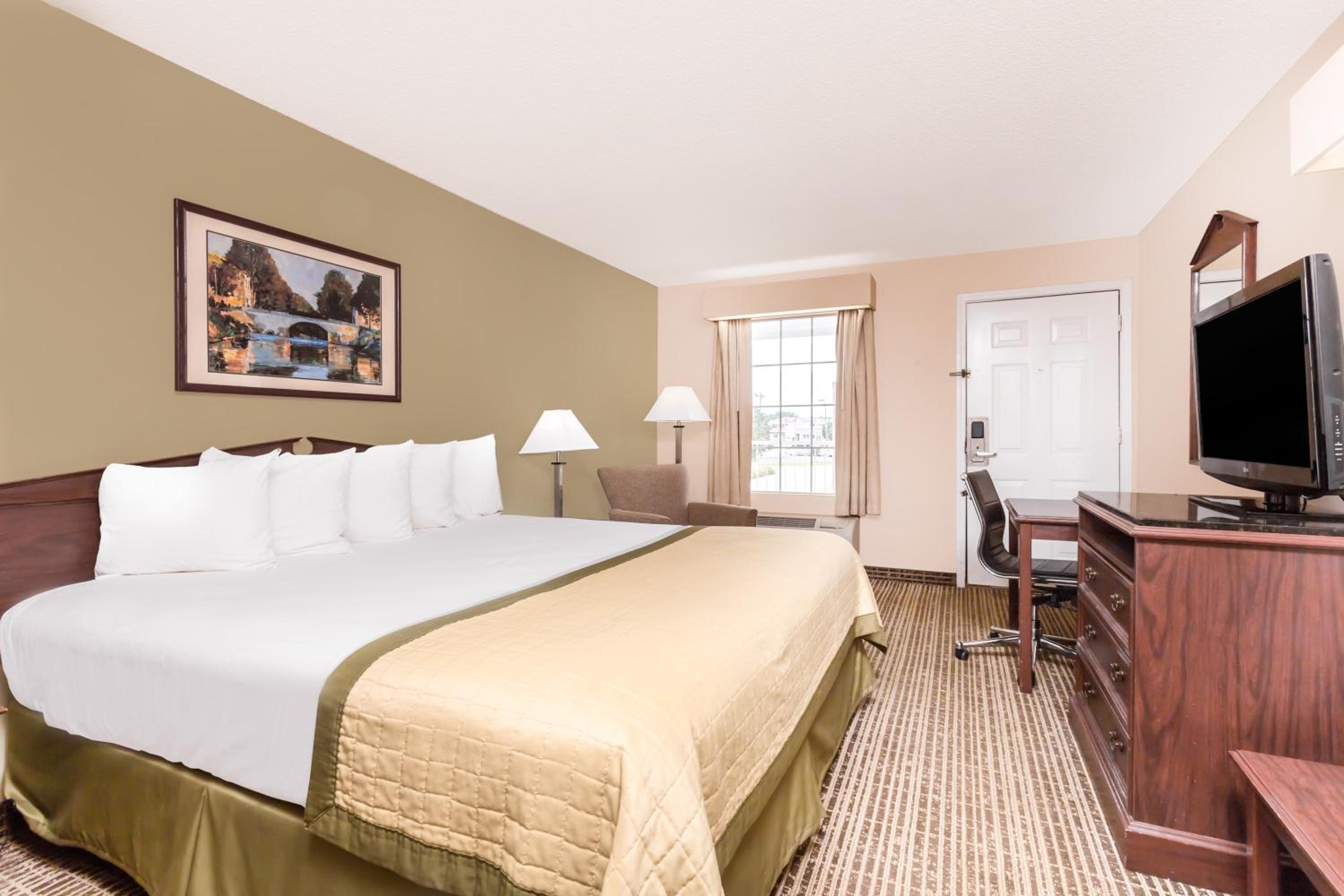 King Room - Non-Smoking - Photo 6