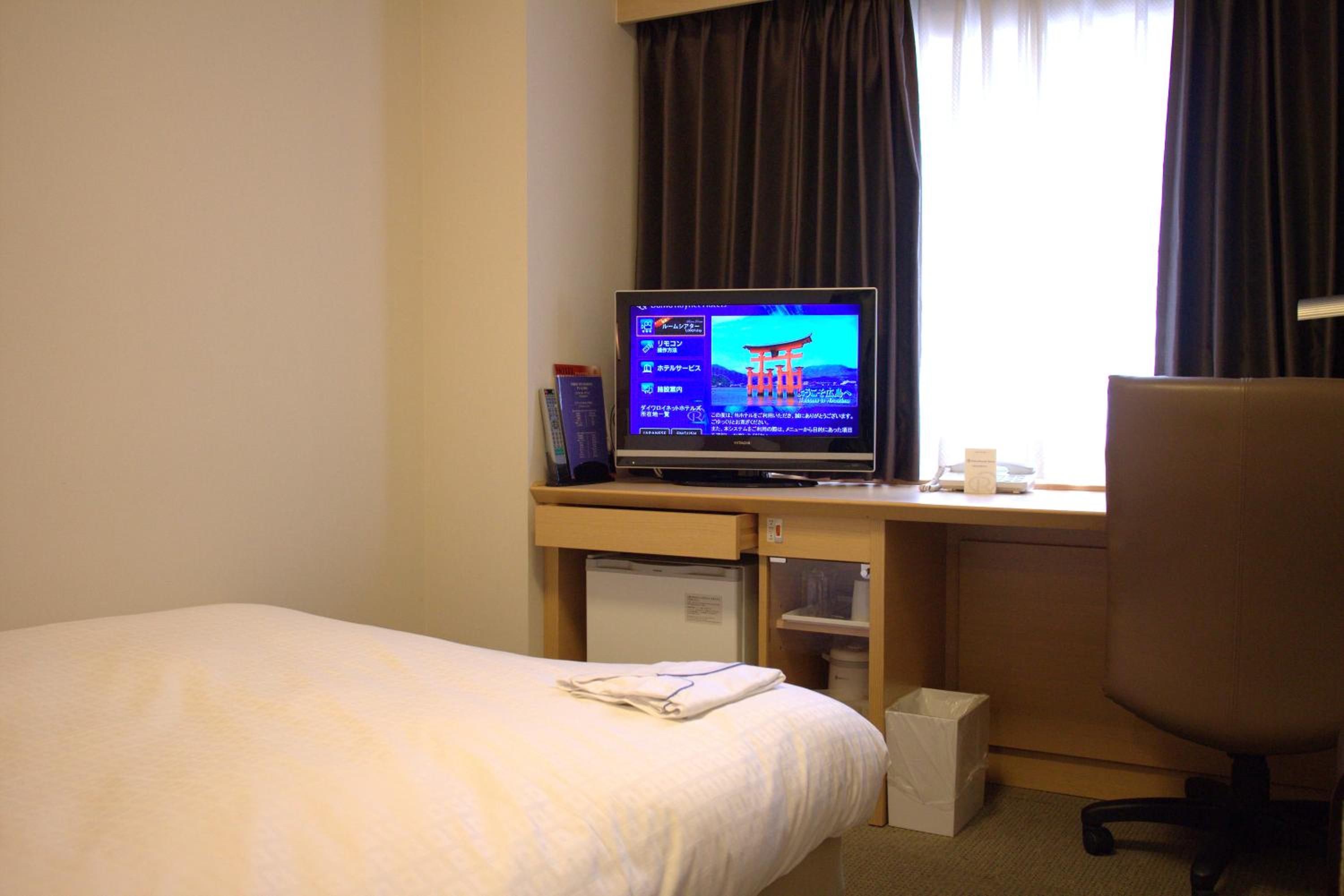 Standard Double Room - Smoking - Photo 8