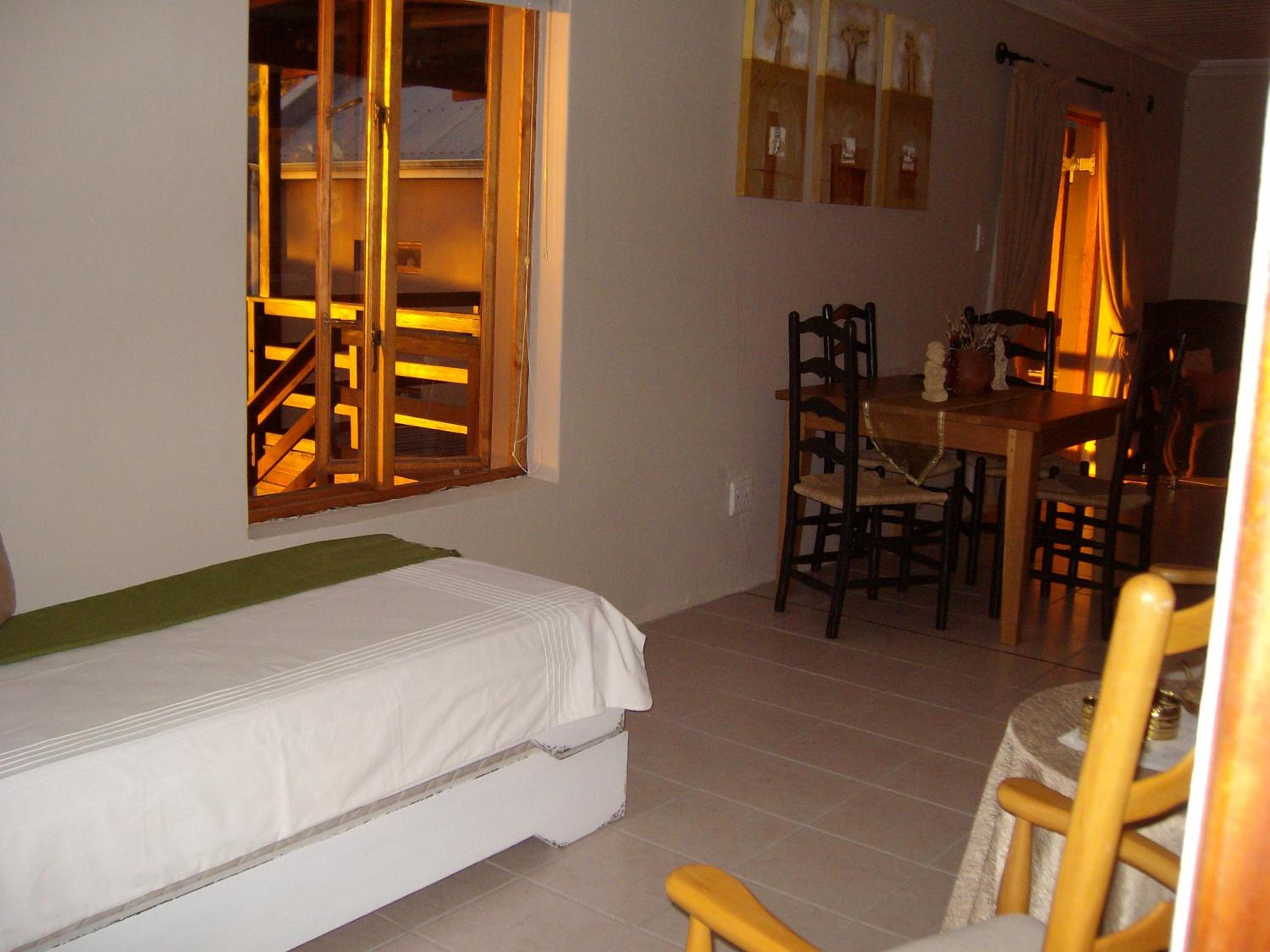 Apartment with Balcony - Photo 14