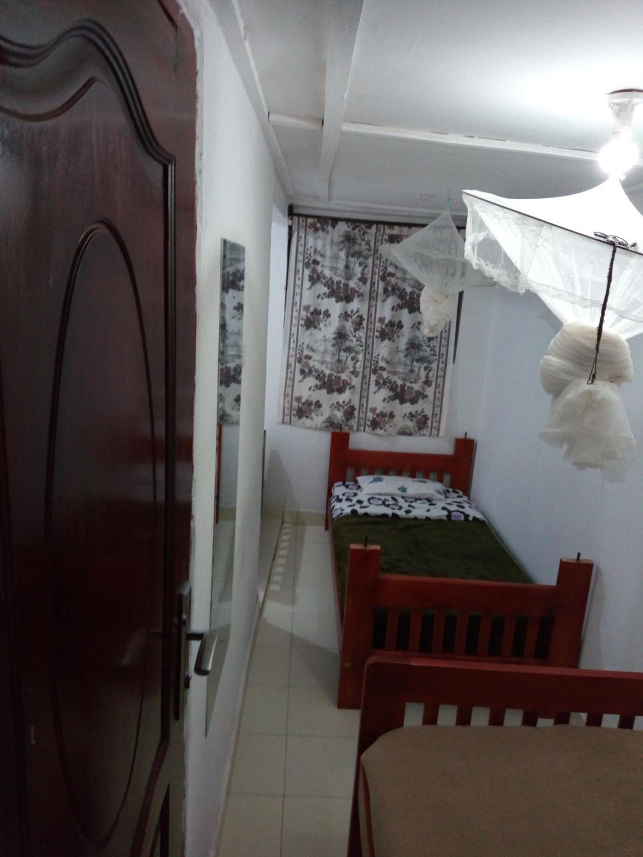 Small Twin Room photo 1