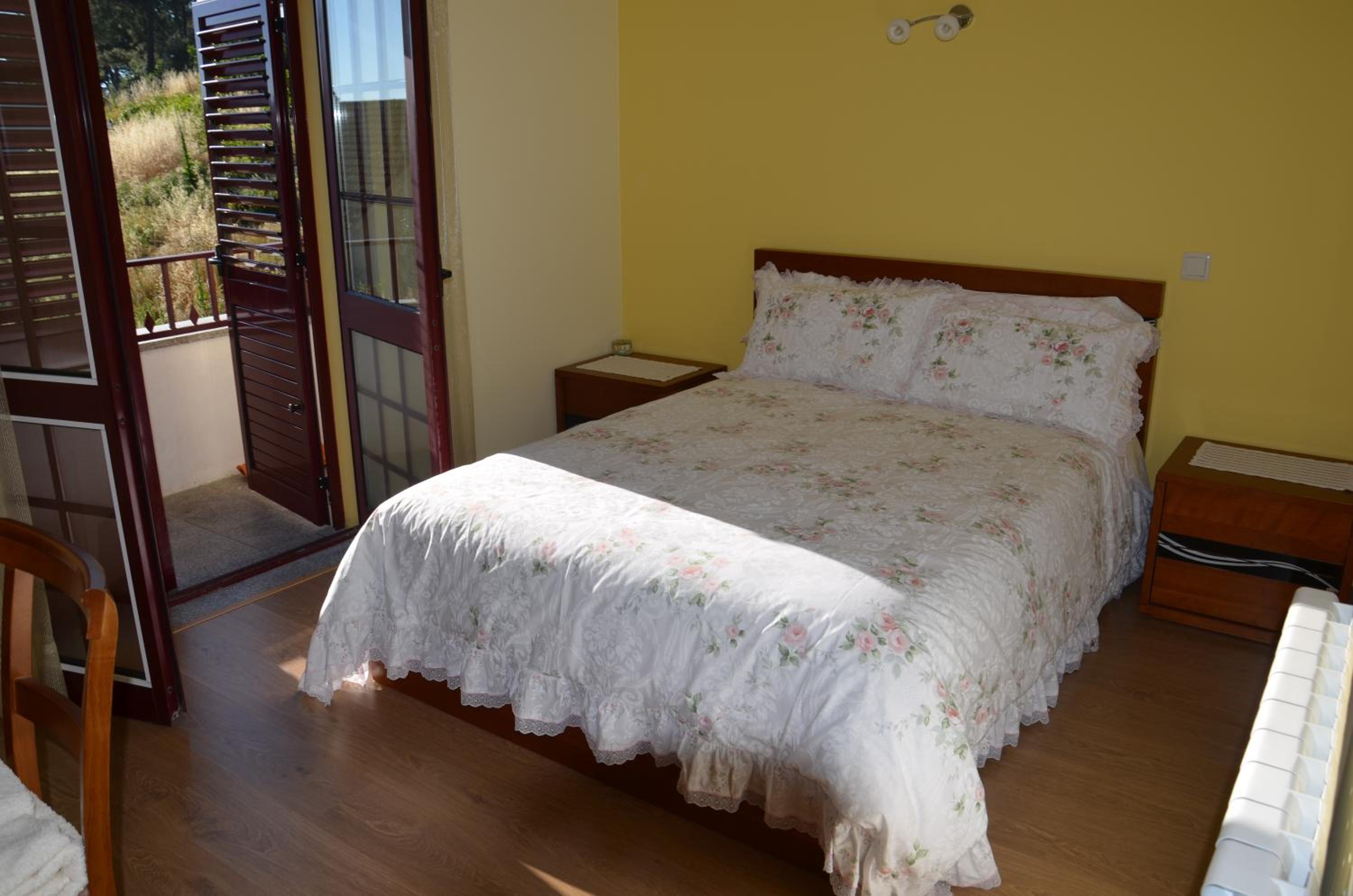 Double Room - Photo 3