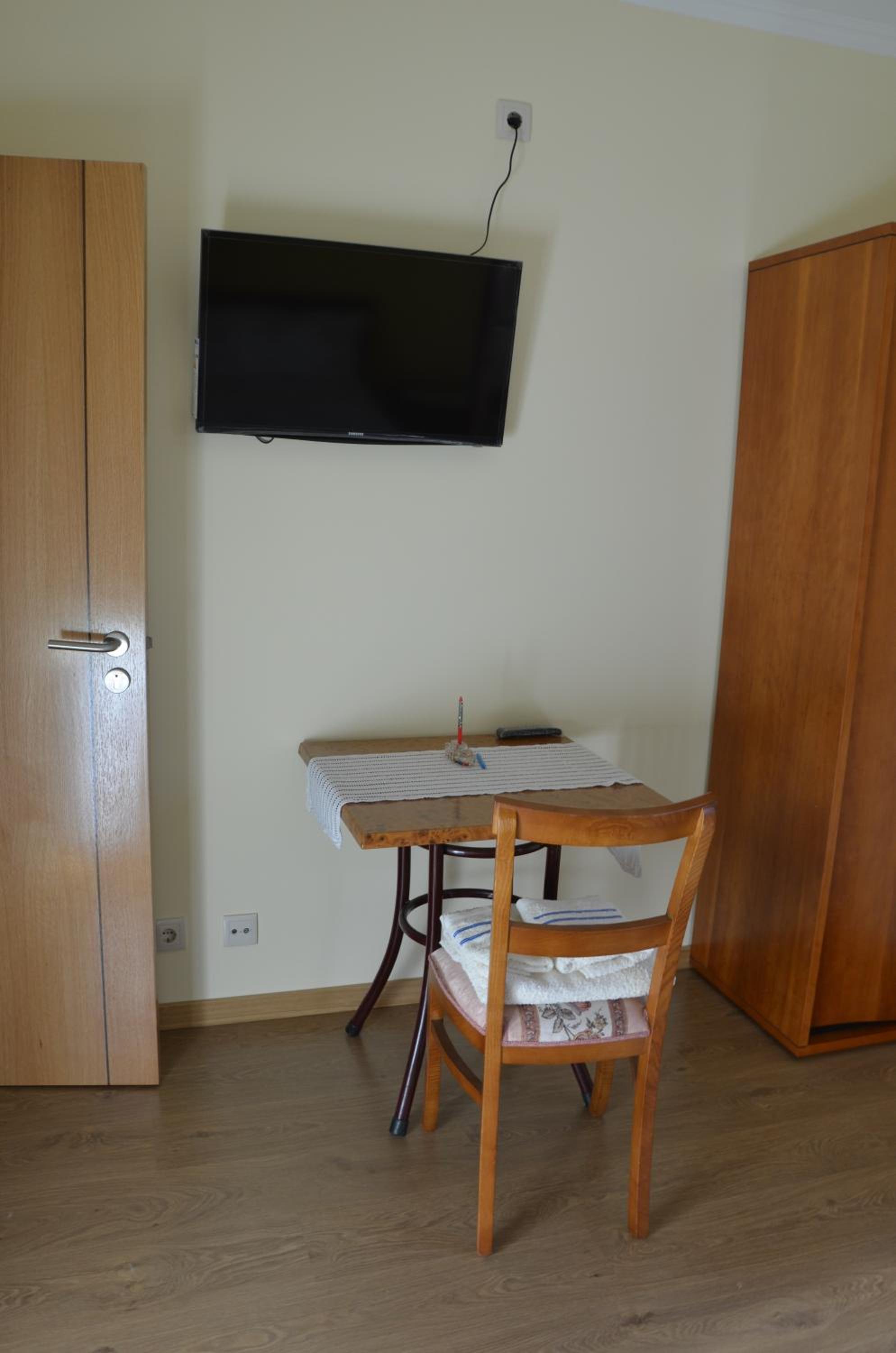 Double Room - Photo 4