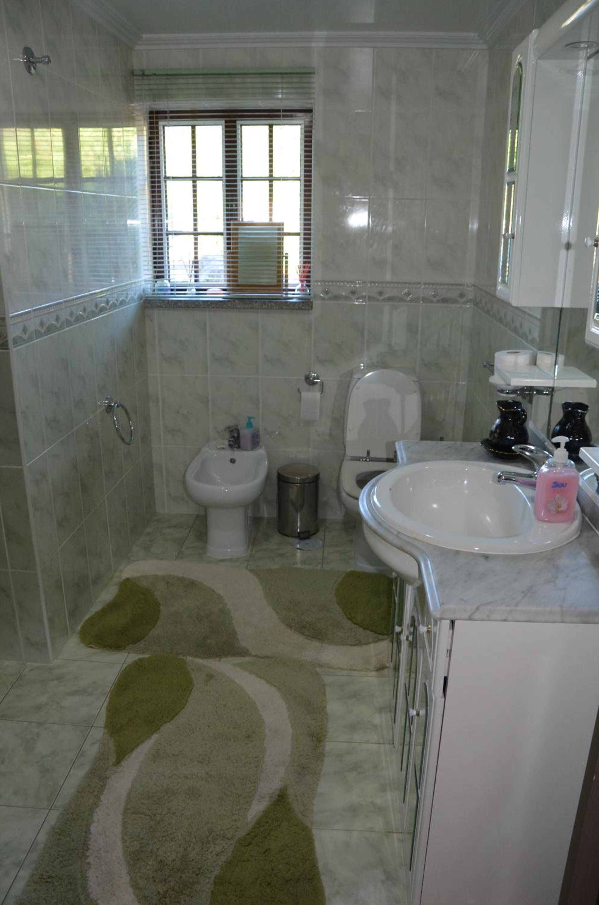 Double Room - Photo 2