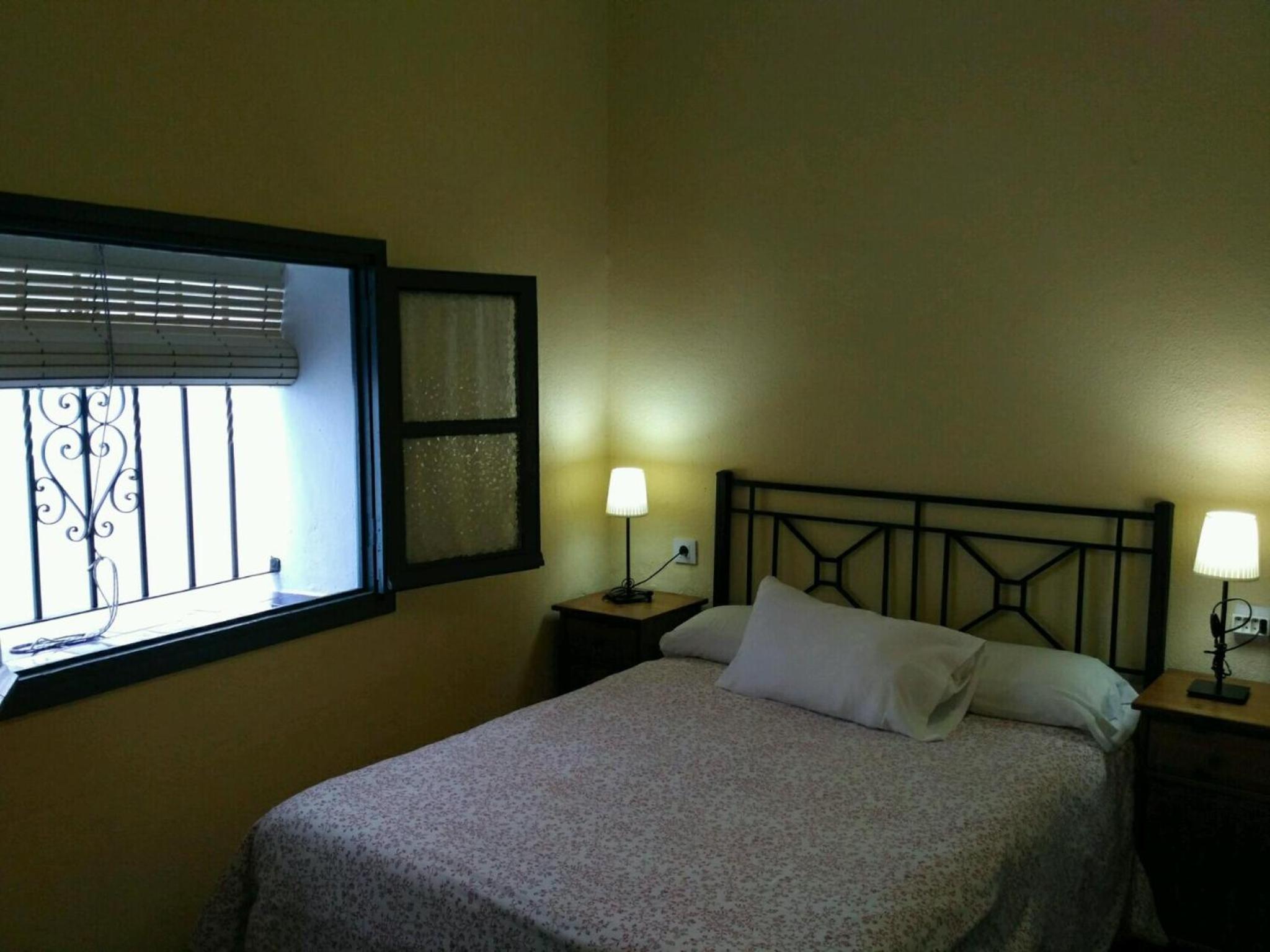 Family Room with Private Bathroom - Photo 7