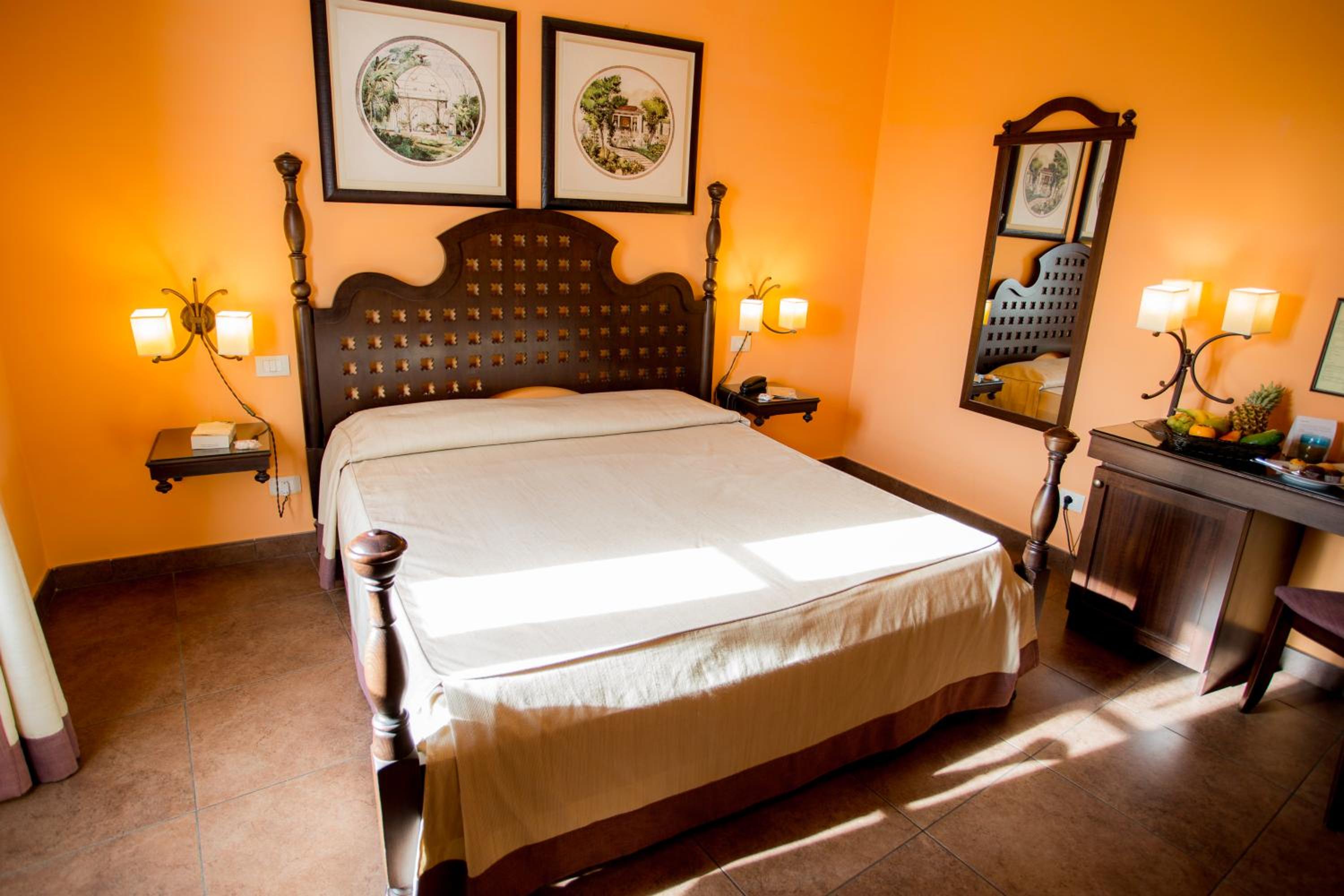 Double Room - Photo 8