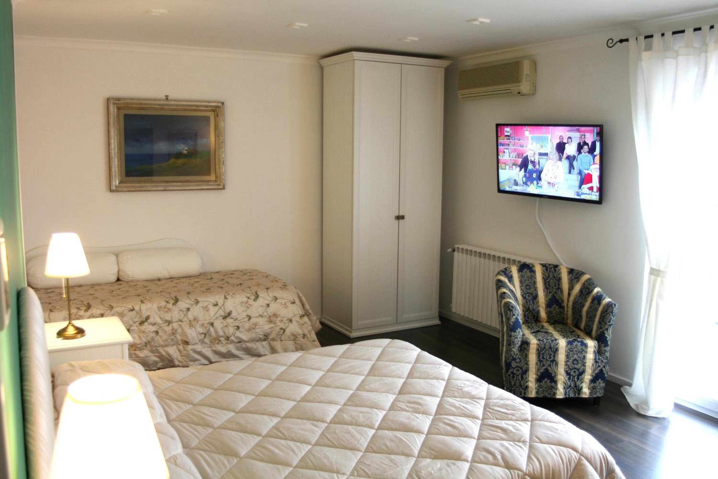 Double Room with Extra Bed - Photo 6