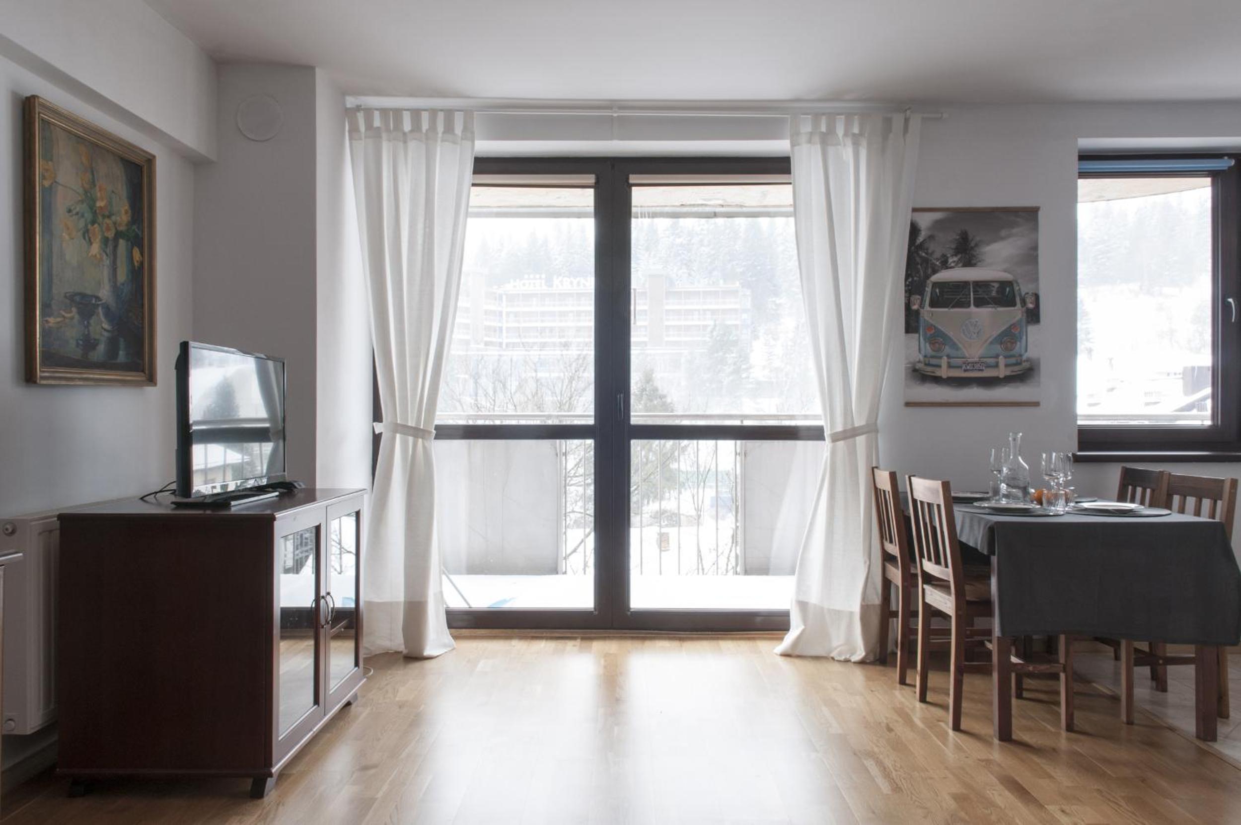 Apartment with Mountain View photo 1