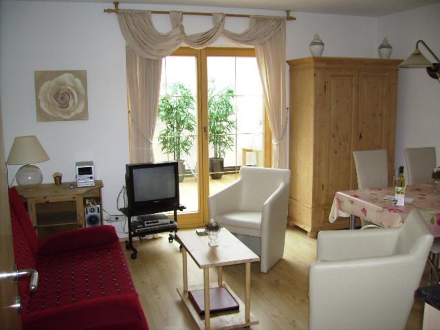 Apartment with Terrace photo 3