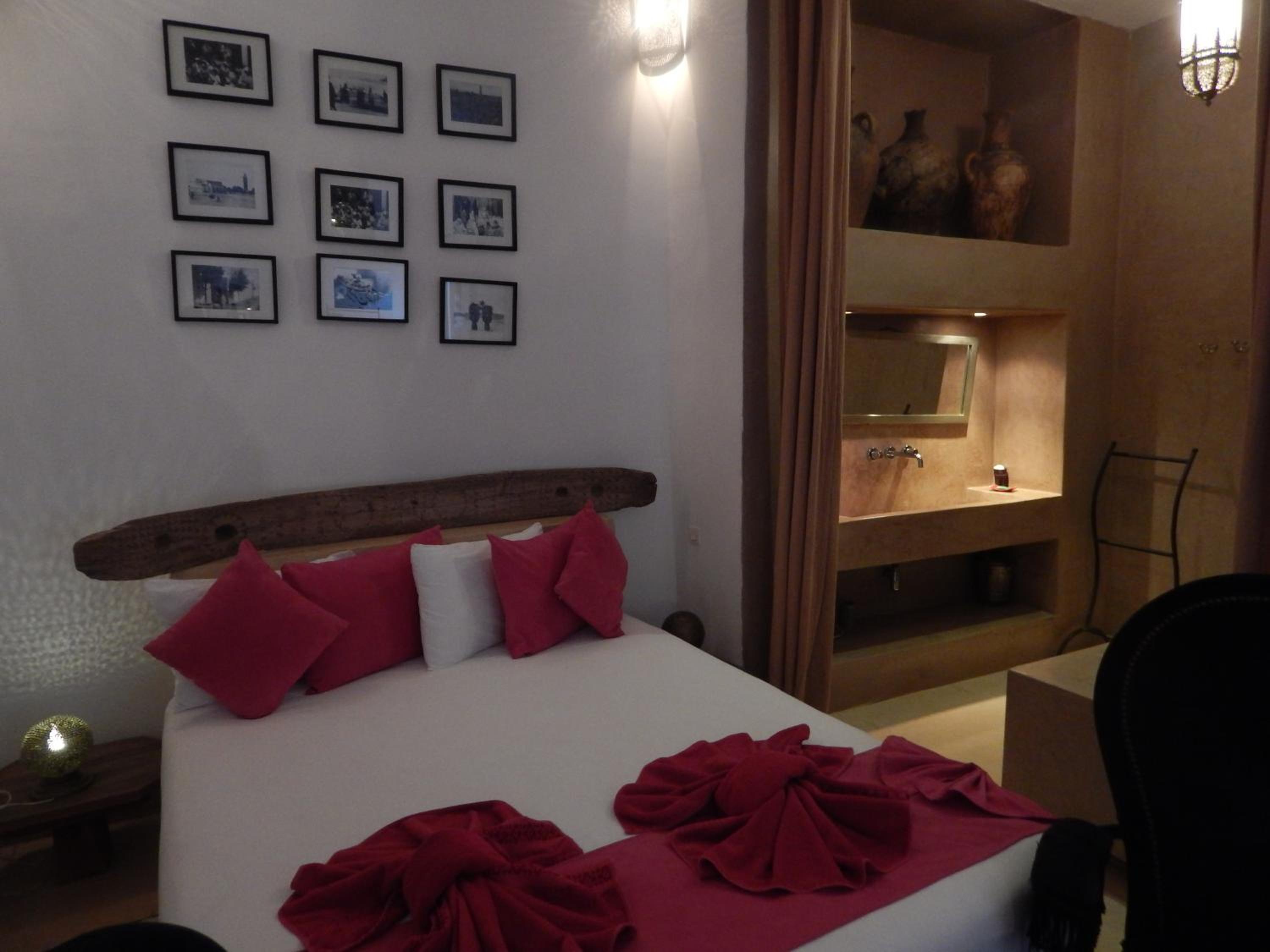 Suite - Photo 13