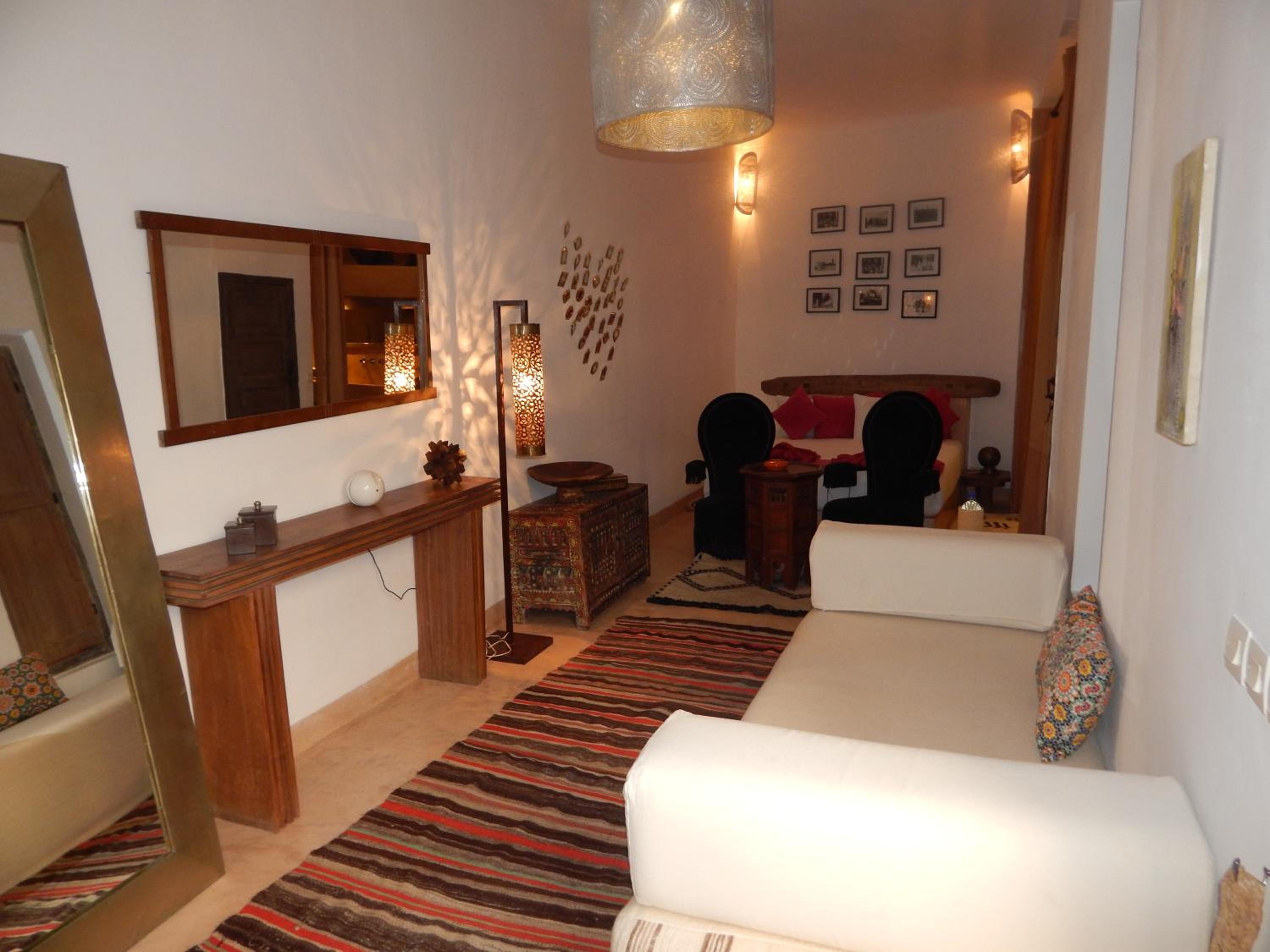 Suite - Photo 17