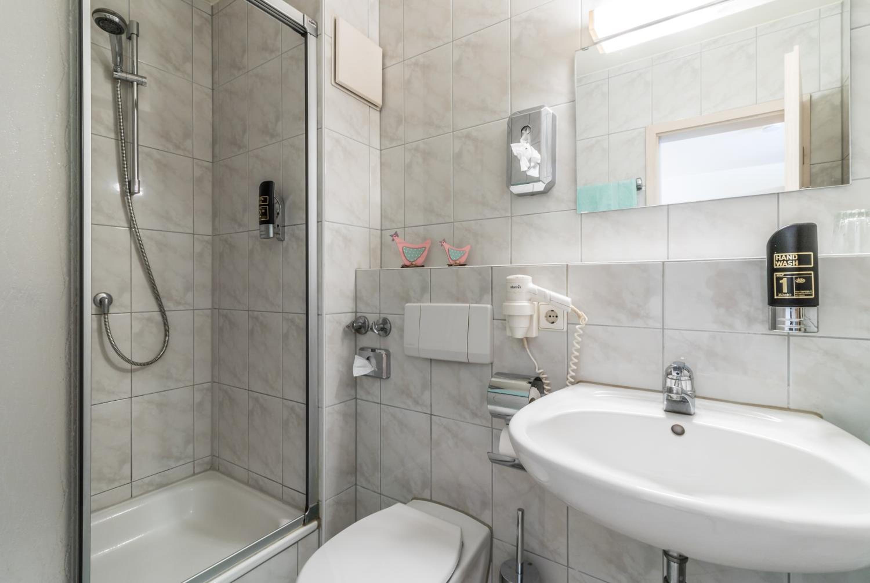 Single Room photo 2