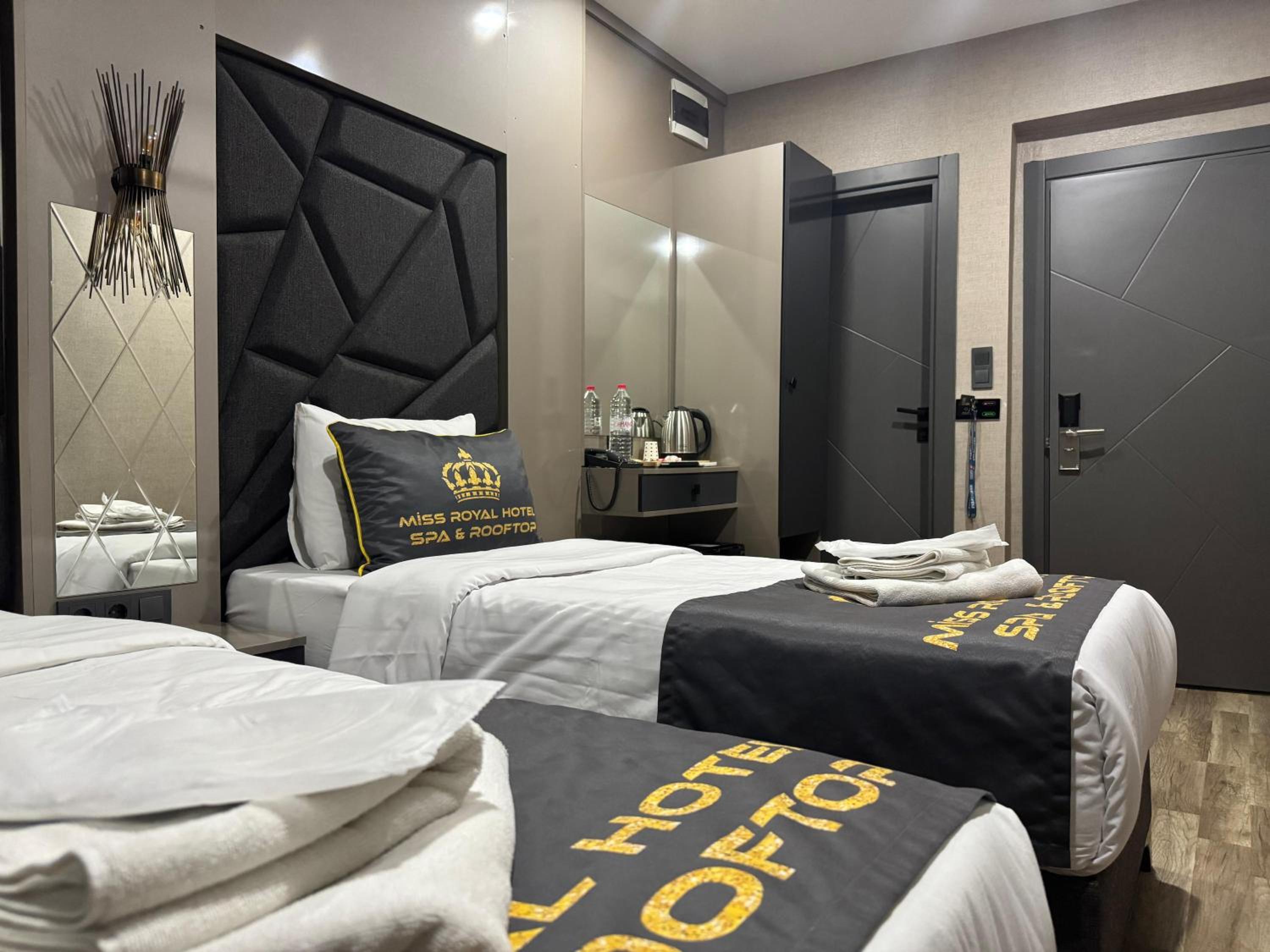 Standard Twin Room photo 2