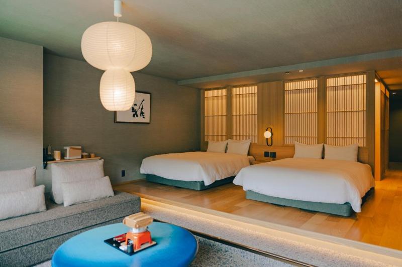 Deluxe Twin Room with Shower - Non-Smoking photo 2