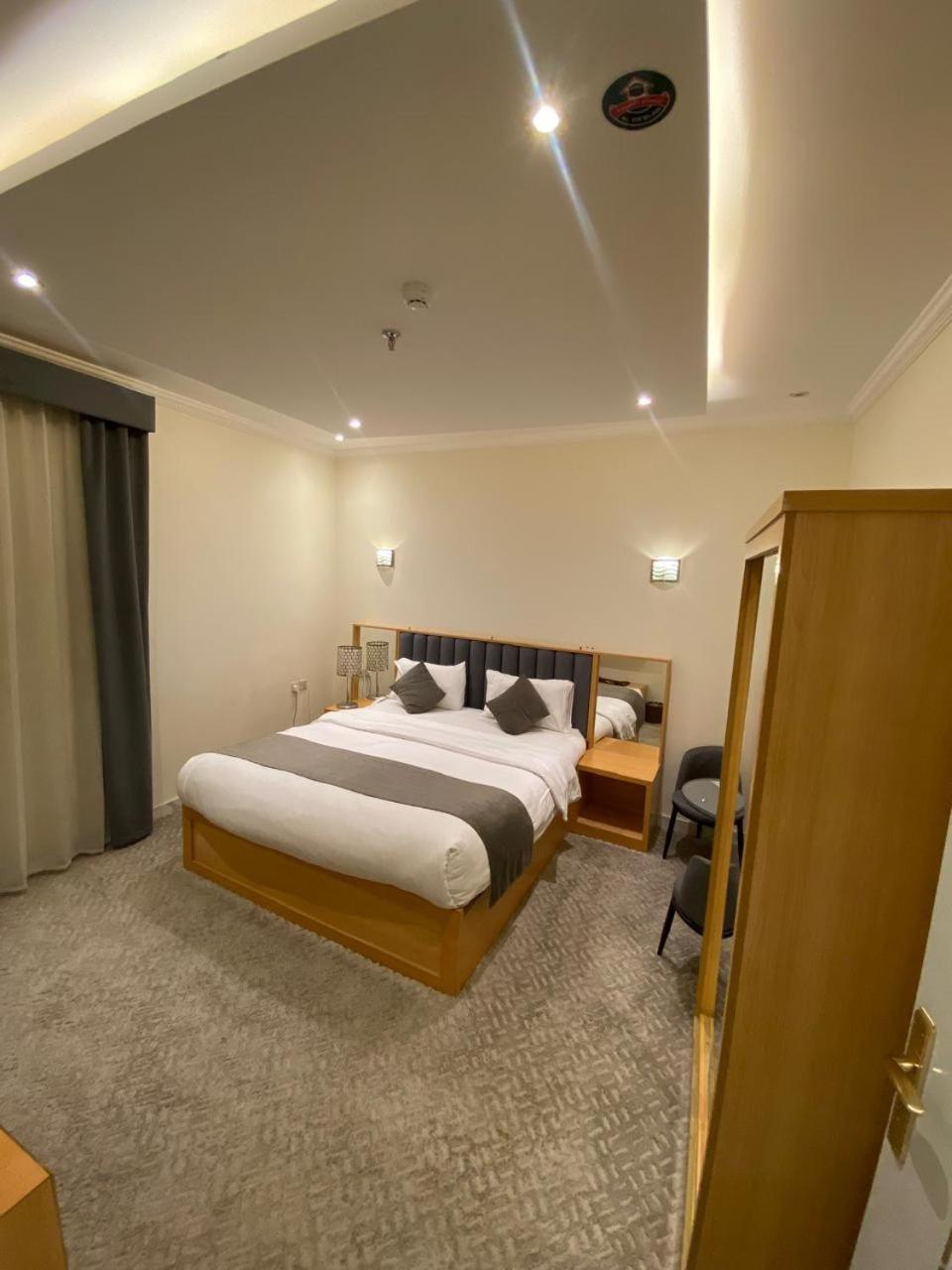 Budget Double Room photo 2
