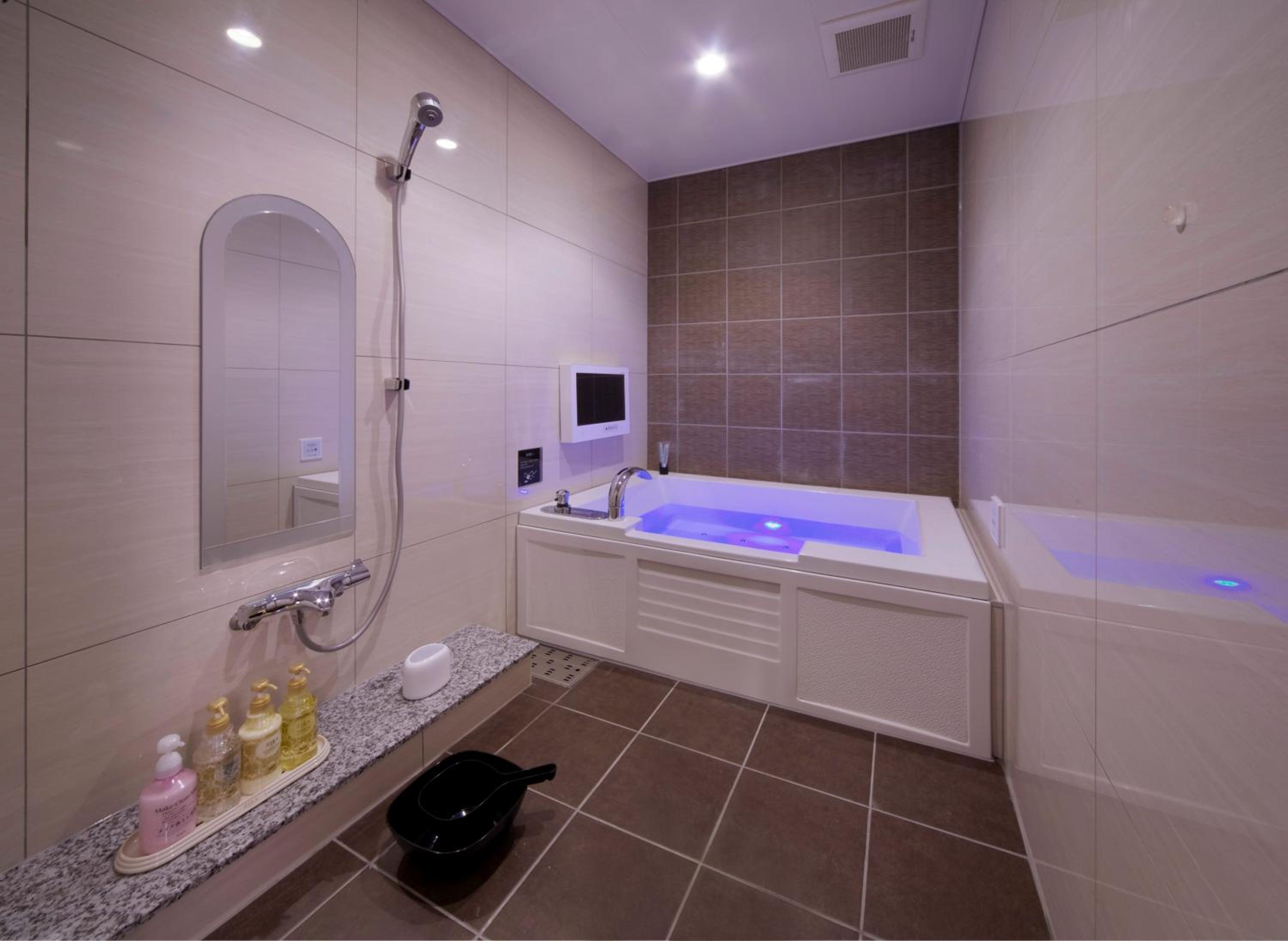 Economy Double Room - Photo 2
