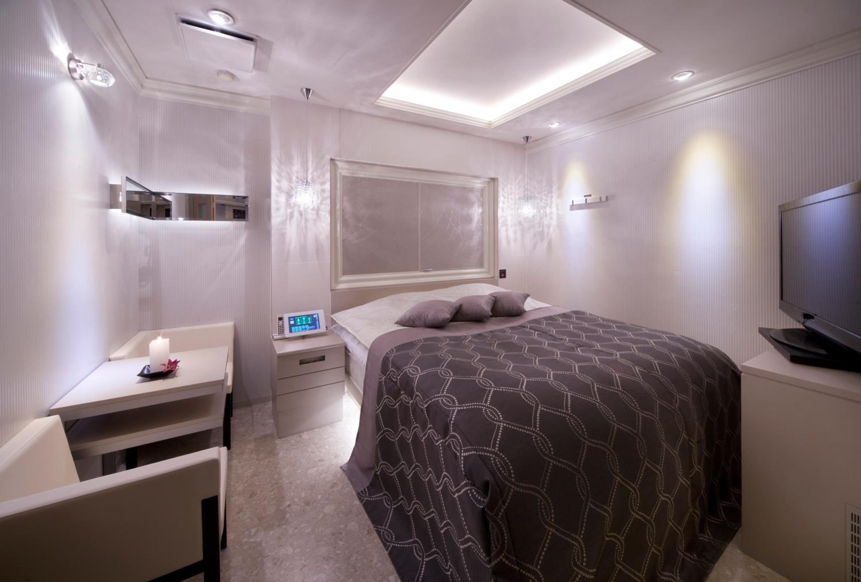 Standard Double Room - Photo 3