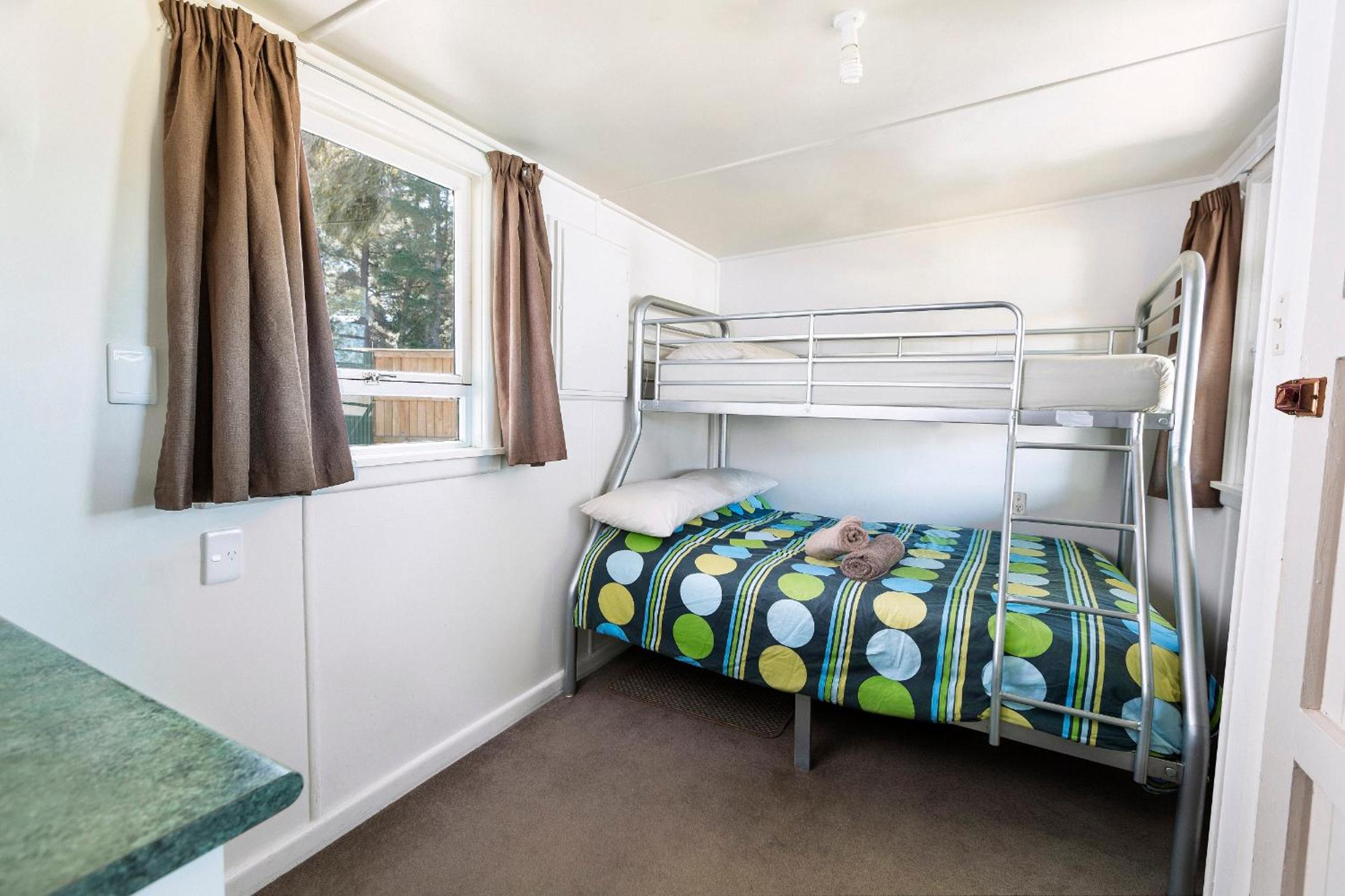 Basic Triple Room with Shared Bathroom