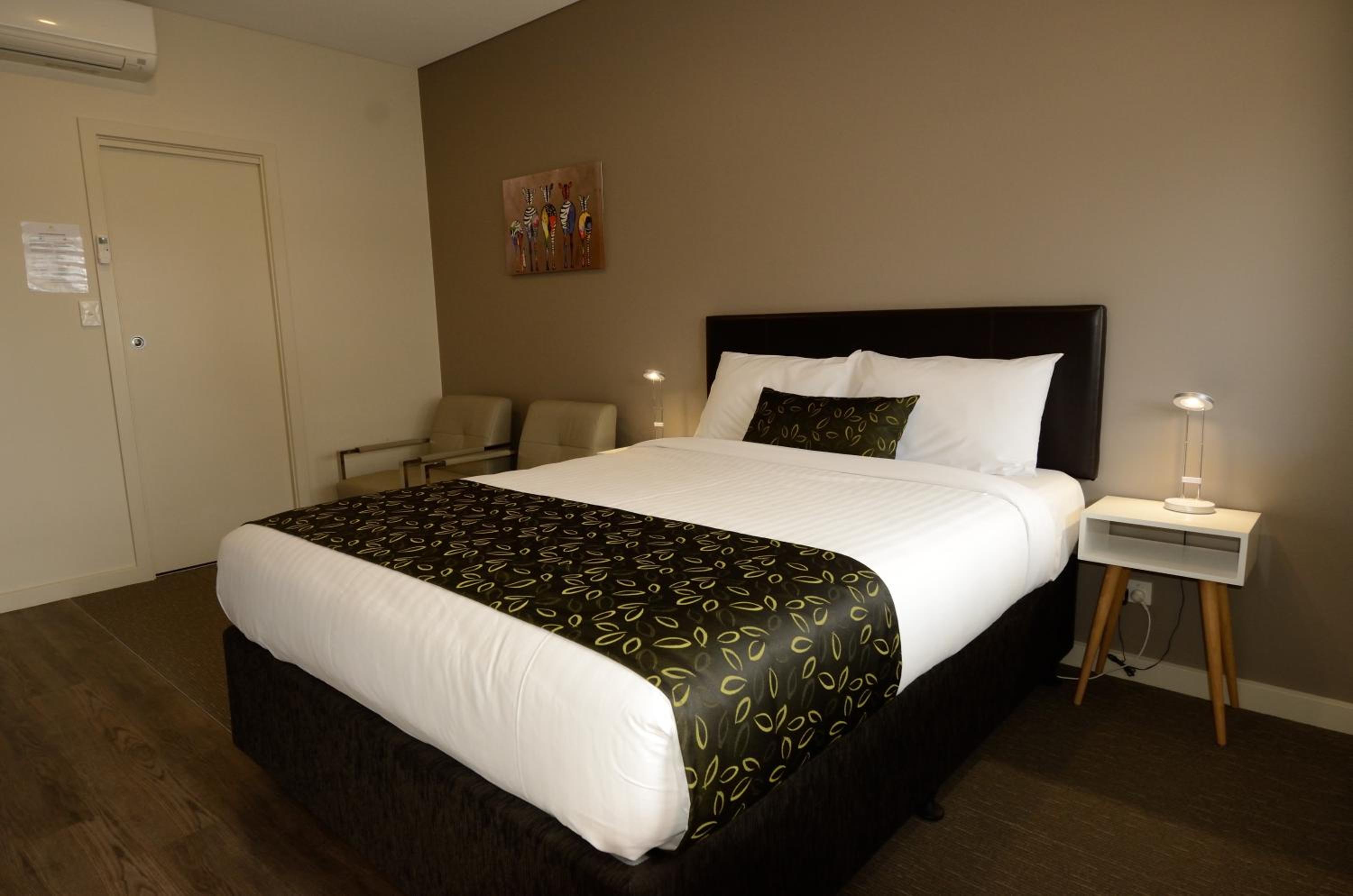 Executive Queen Room