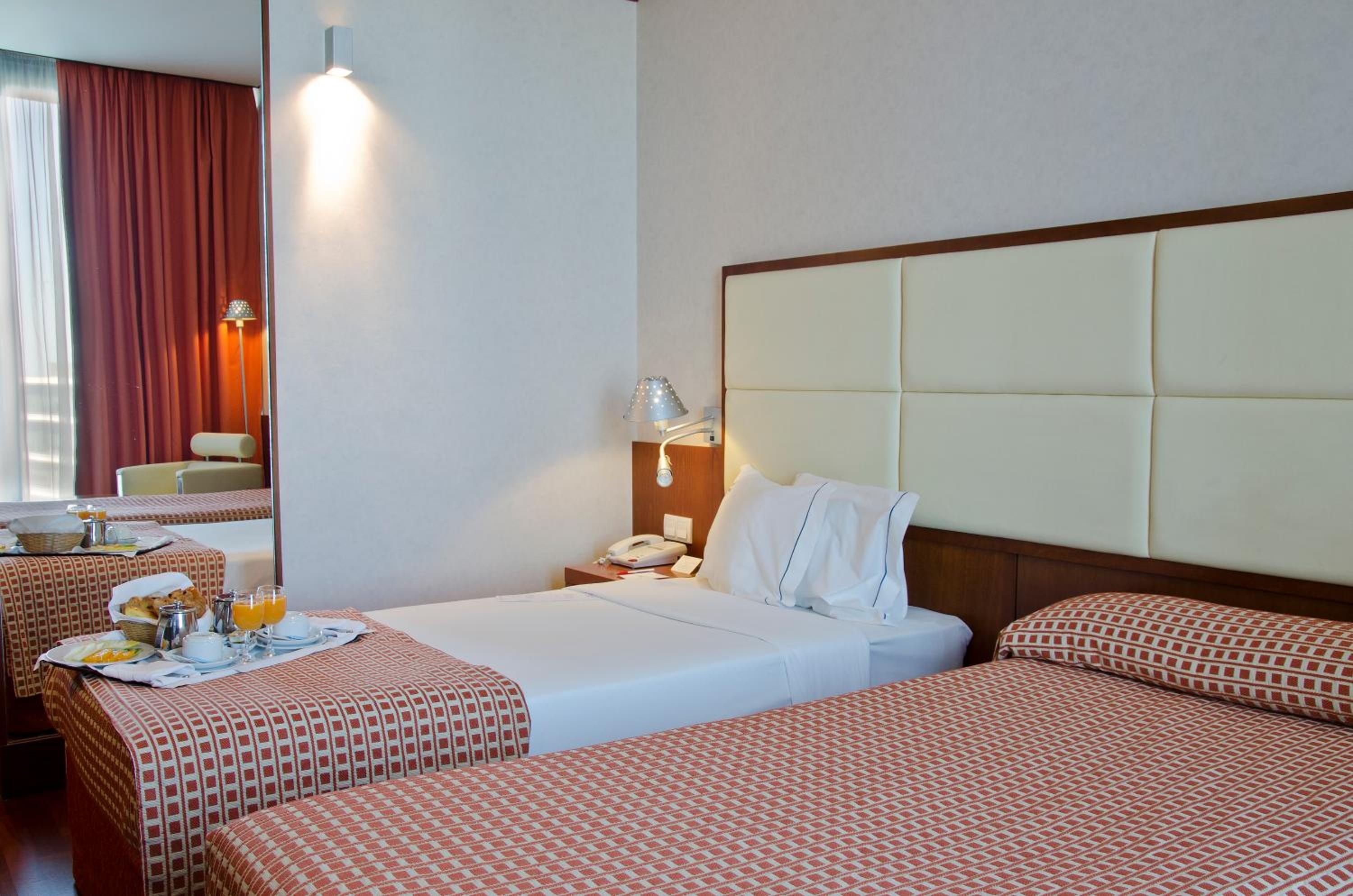 Double or Twin Room - Photo 7