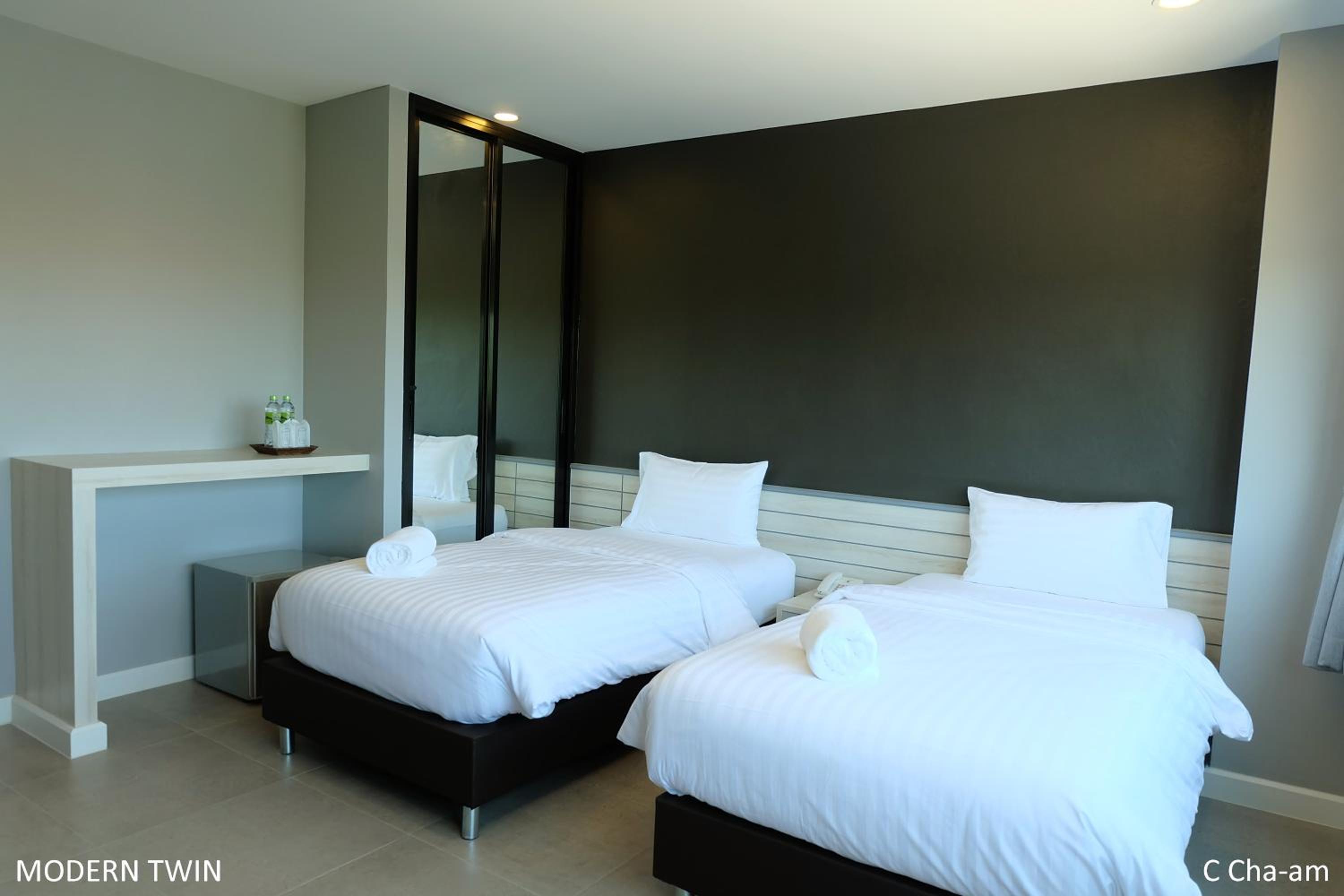 Deluxe Twin Room photo 3