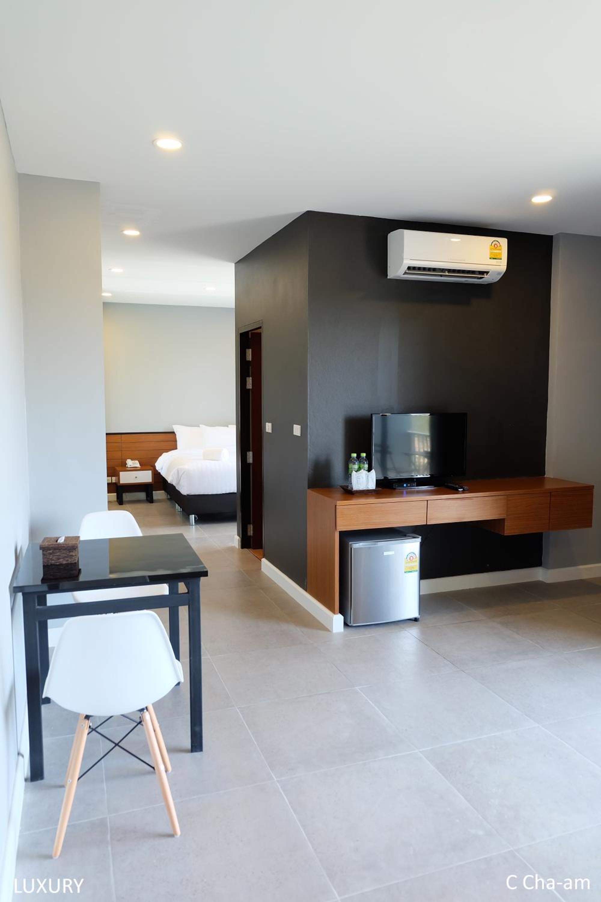 Family Room photo 3