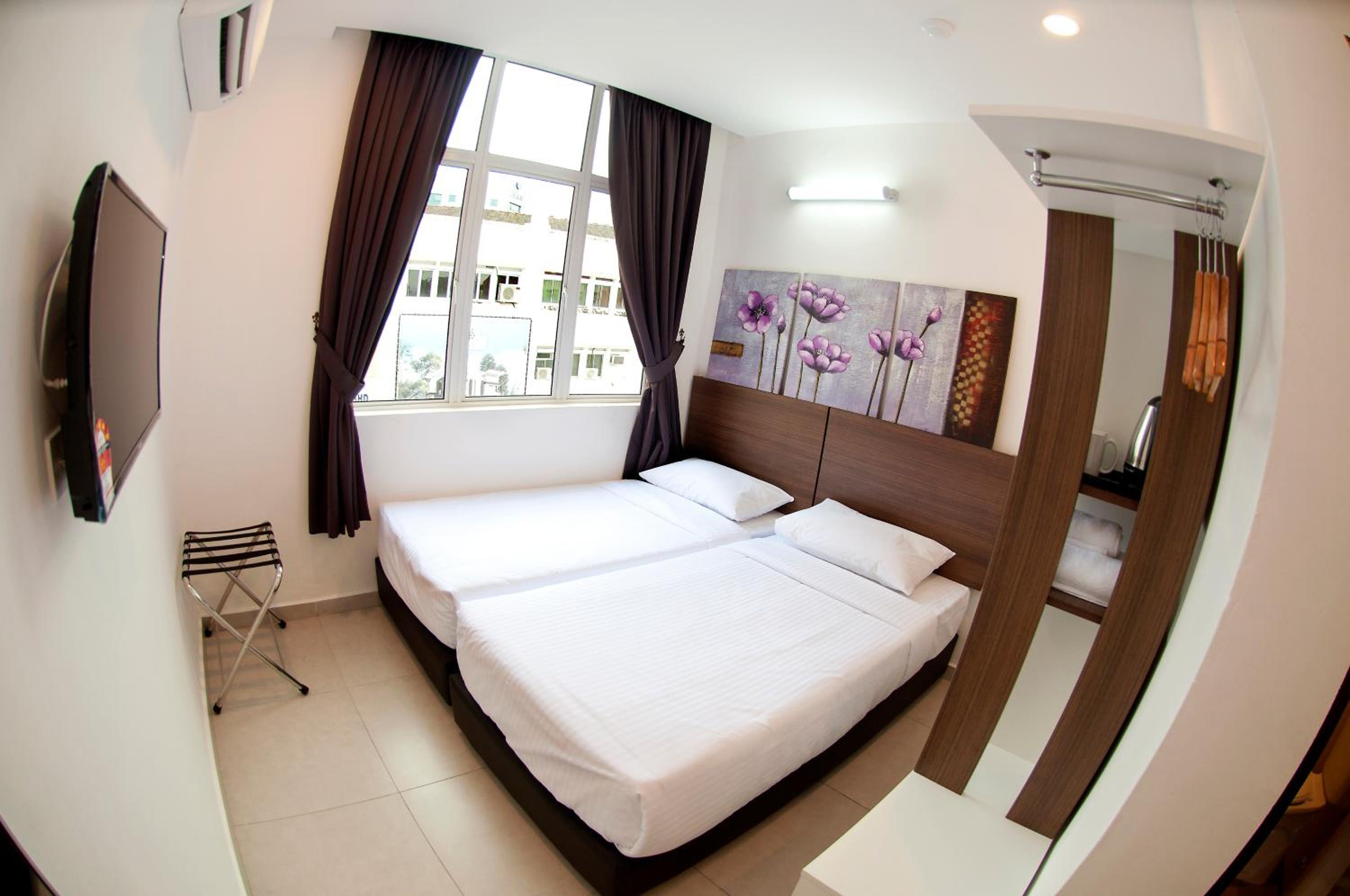 Standard Twin Room - Photo 2